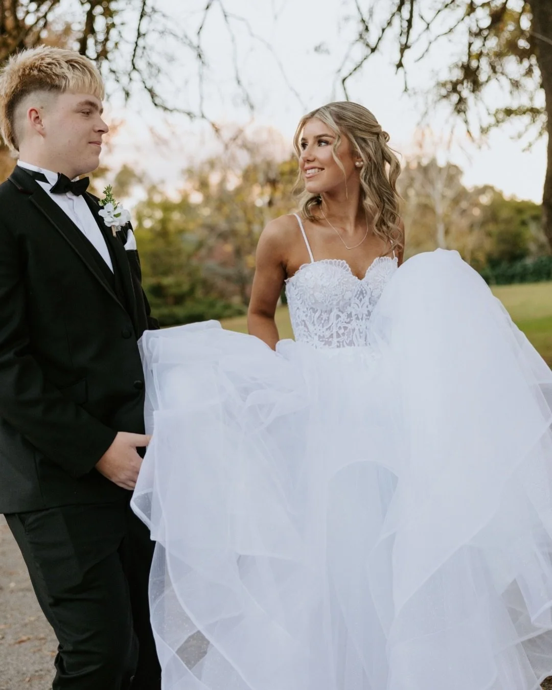 Charli + Noah ✨

Safe to say these guys also brought the fun from the second we started.

Charli knew exactly how to get Noah smiling for the camera. And honestly&hellip; talk about photogenic 😮&zwj;💨

Between the autumn leaves, dreamy gardens and 