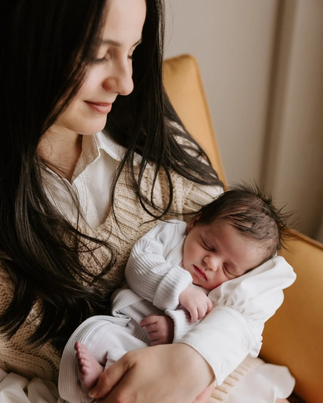 Little Miss Alaska 🤍

A little slice of the cloud-9 feeling, the love bubble to remember for eternity for brand new parents Fabiana + Christian. 

Now, becoming parents is certainly no easy transition, but taking an hour or two to soak in this newfo