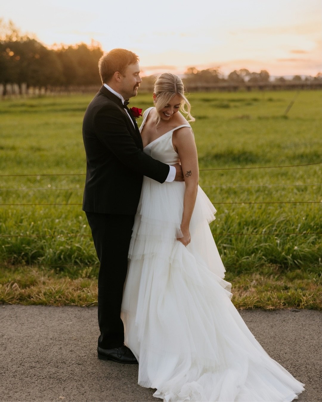 MR &amp; MRS BURTON 🌹 

An absolutely beautiful Sunday at Lancemore Milawa where teacher Bonnie and sheep farmer Xavier somehow pulled together the most incredibly personal celebration in just six weeks.

Proof that you don&rsquo;t need years of pla