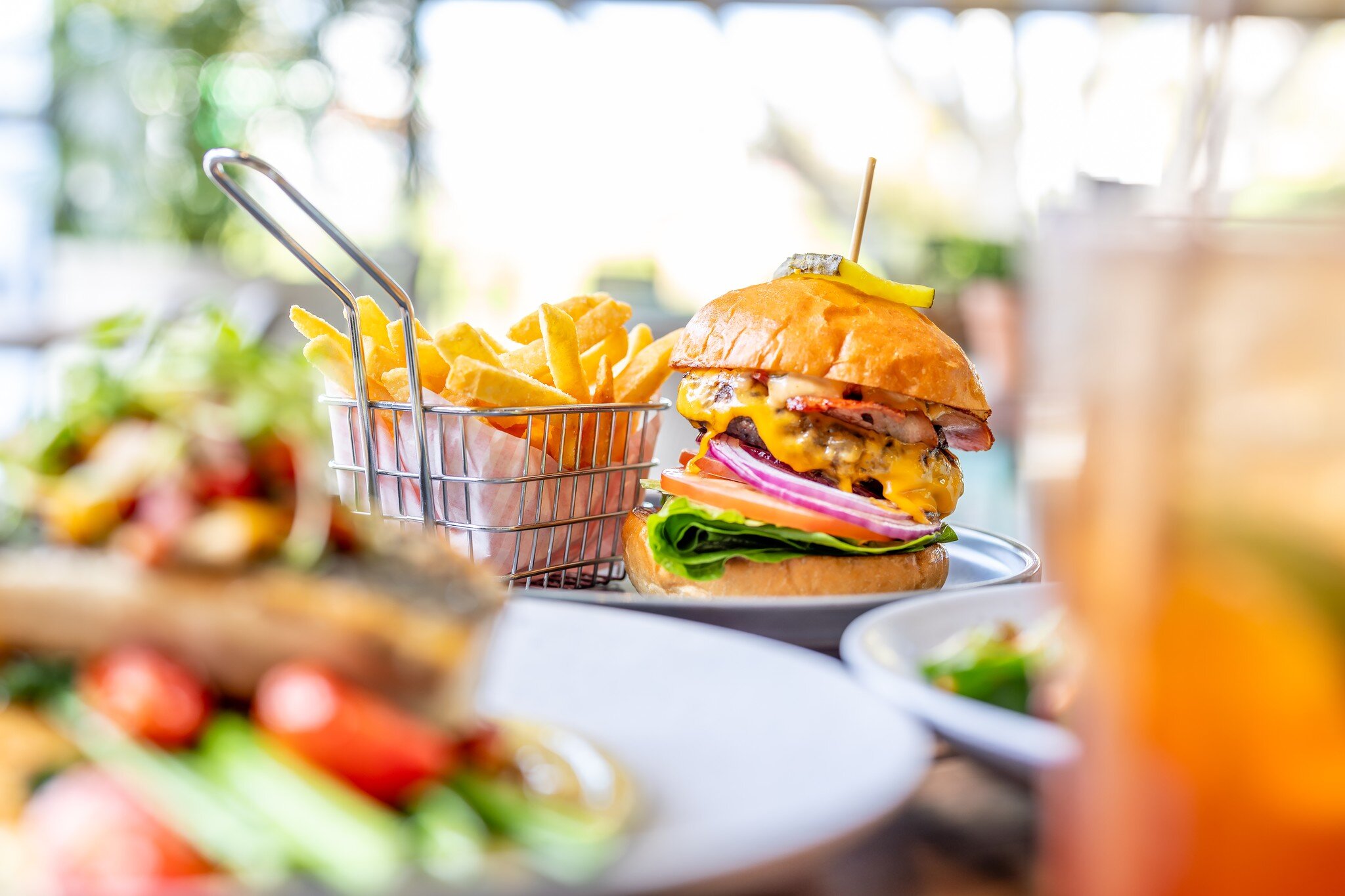 Describe this burger in one word&hellip;

We&rsquo;ll go first &ndash; Mouth-Watering!

See you soon 🎉

#ashmoretavern