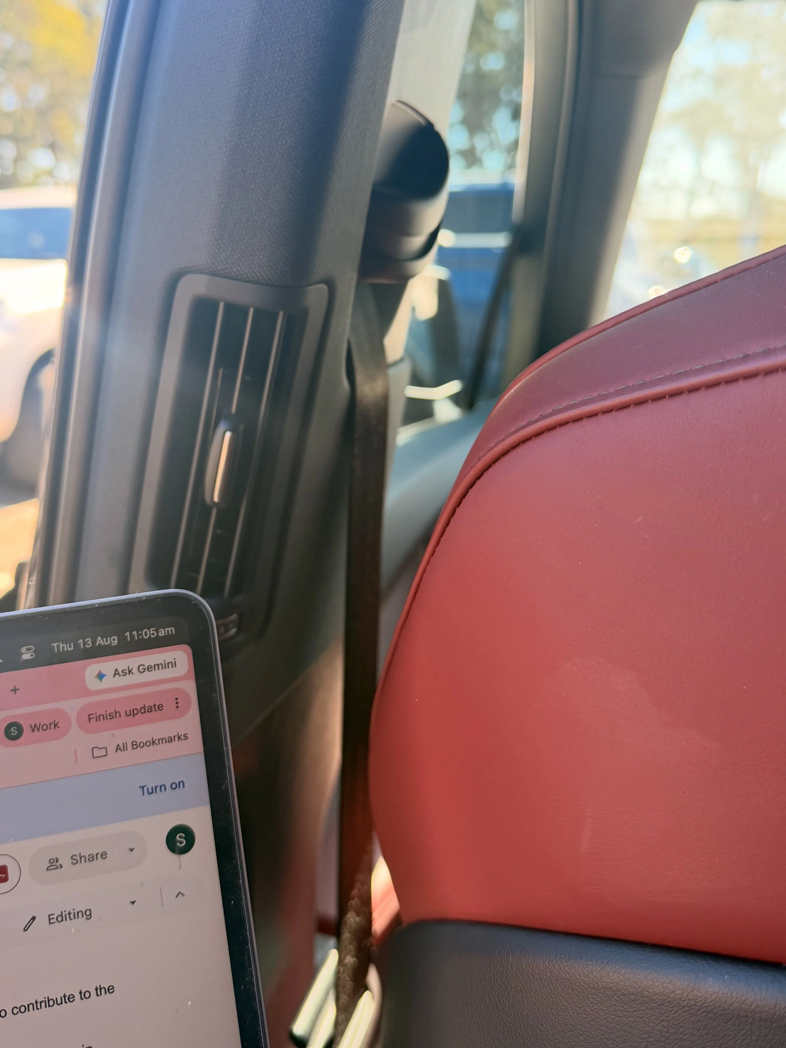 Tip to those running off to take meetings whilst juggling life. Back seats of the car can be more room to zoom in between races/activities.

That is all. 

#zoneathletics #workingparentstruggles 😂