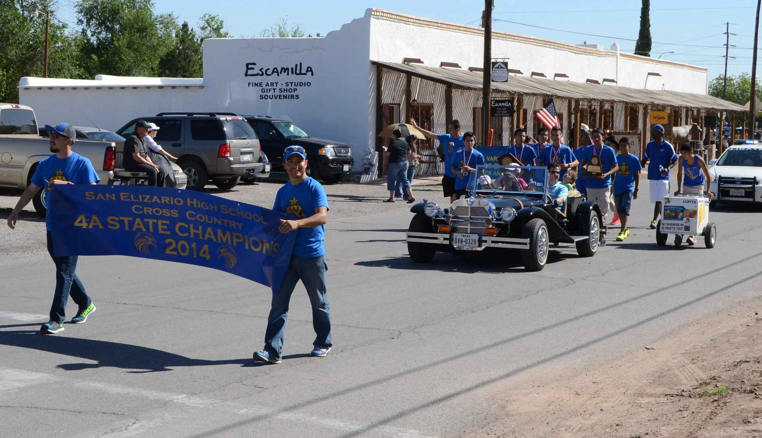 2015 05 23 SEISD Champions Parade 7748.jpg