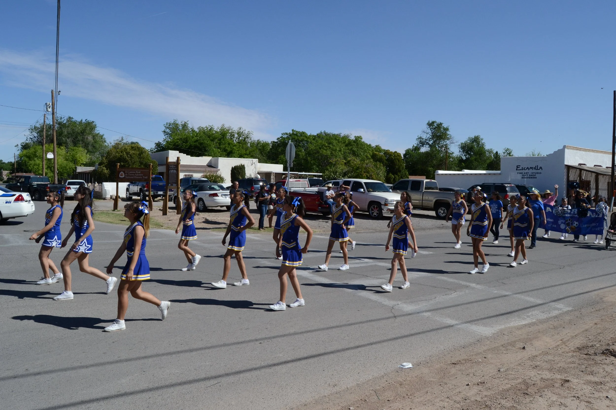 2015 05 23 SEISD Champions Parade 7791.JPG