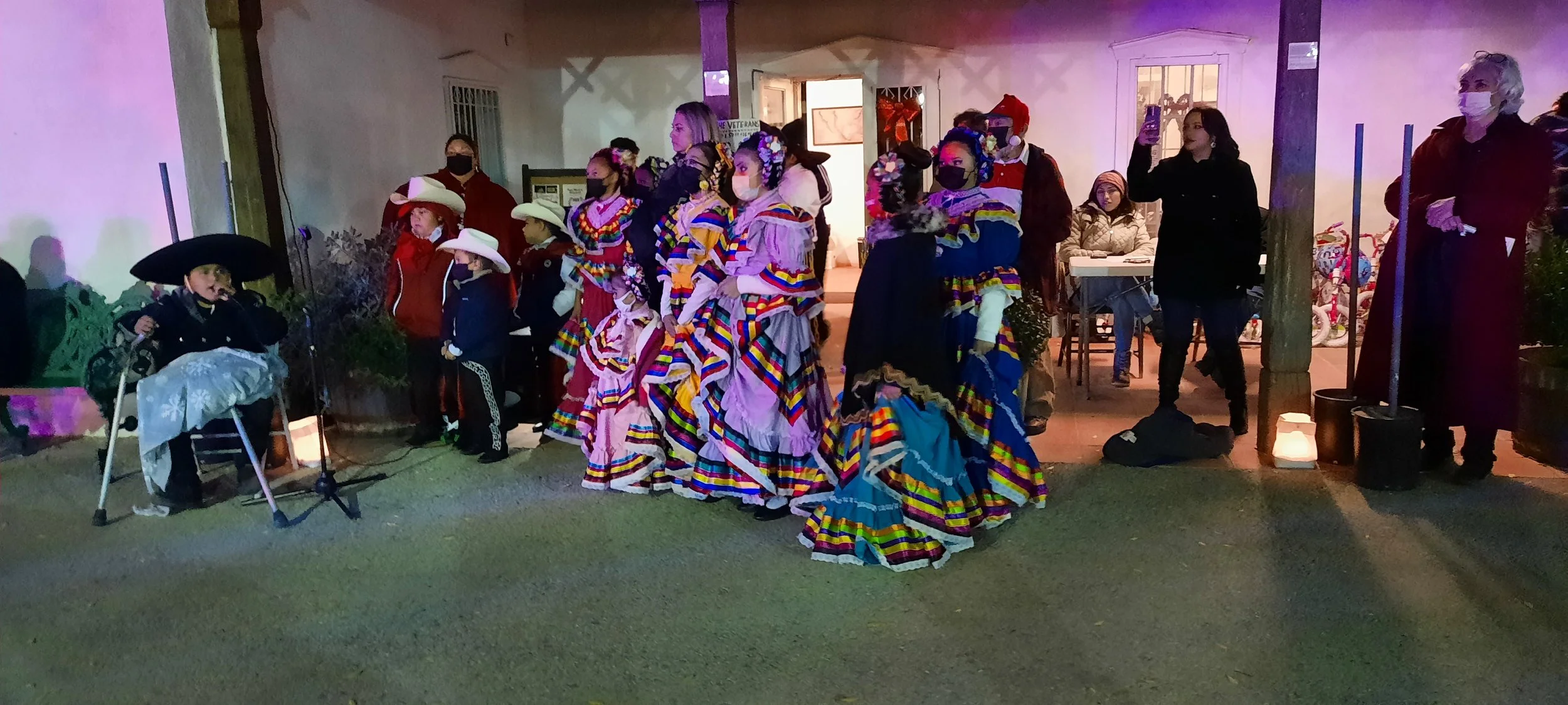 Christmas celebration at Placita 2021 -1.jpg