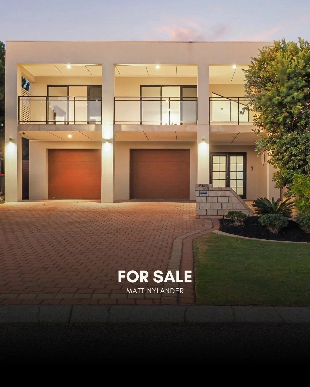 FOR SALE // 54 Abbeville Circle, Mindarie

4 Bed | 2 Bath | 2 Car | Pool

Striking in both design and scale, this spacious coastal family home delivers a premium lifestyle with multiple living zones, an elevated mezzanine capturing ocean glimpses, an