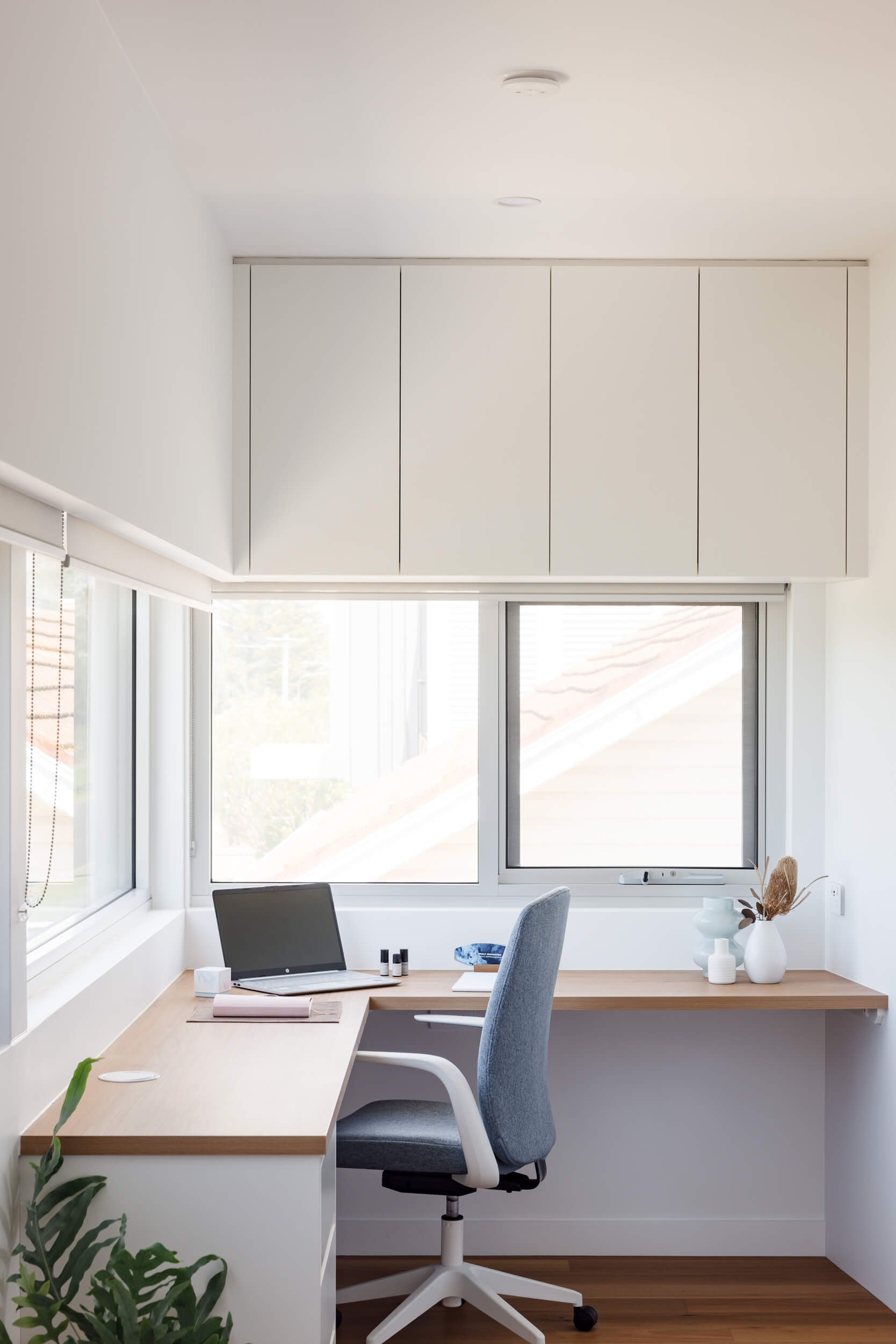Built-in timber study nook and coastal interior styling at Pacific 5. Premium architectural photography and film documenting true materiality and craftsmanship for Master Builders, architects and designers in Regional NSW.