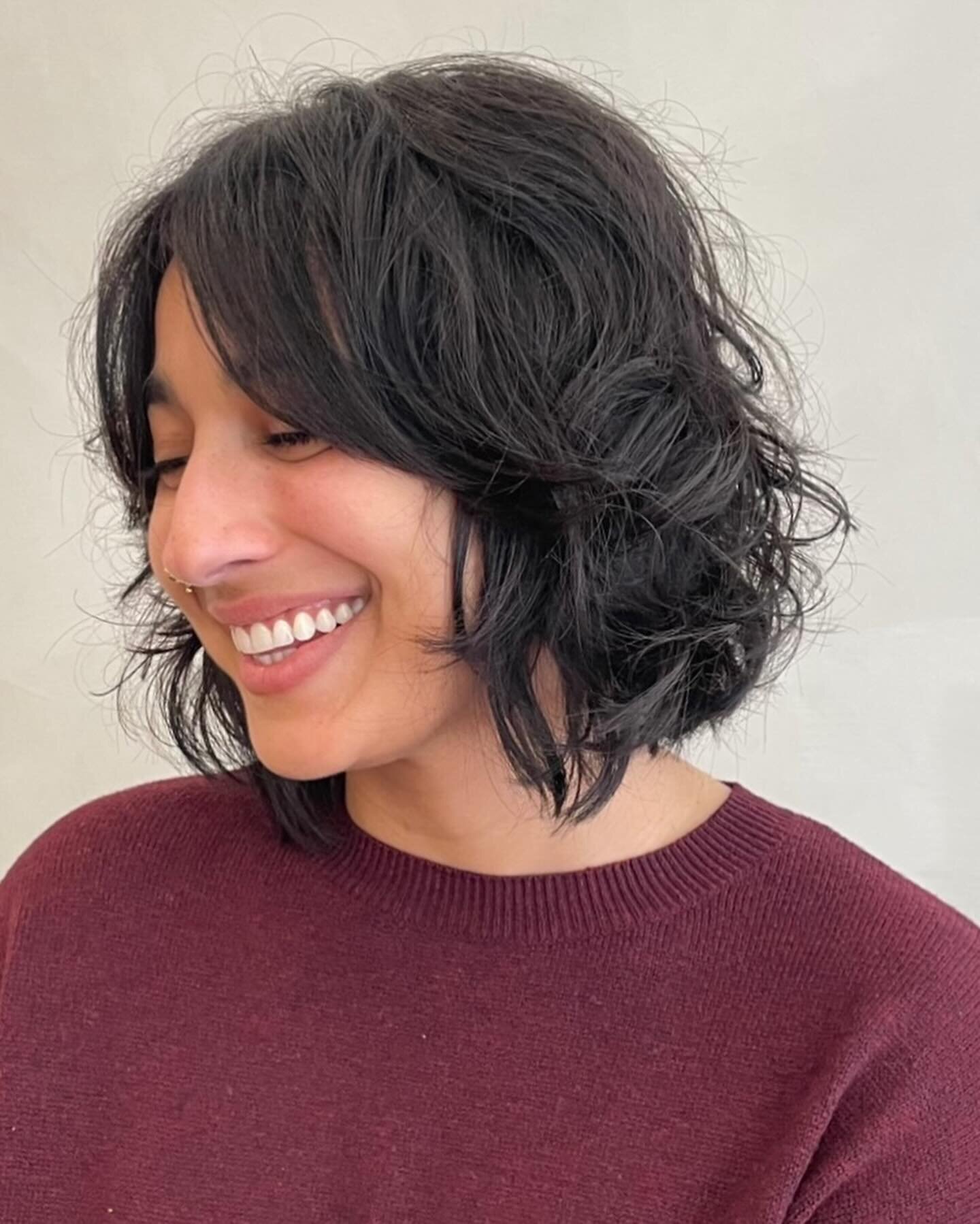 Razor Cut ✔️

Haircut by Robin @disheveled_elegance 
.
.
.
#bobcut #texturedhaircut #razorcut #killerwaves #phillyhair#bestofphilly #phillystyle #haircutter #philadelphiasalon #oldcitysalon