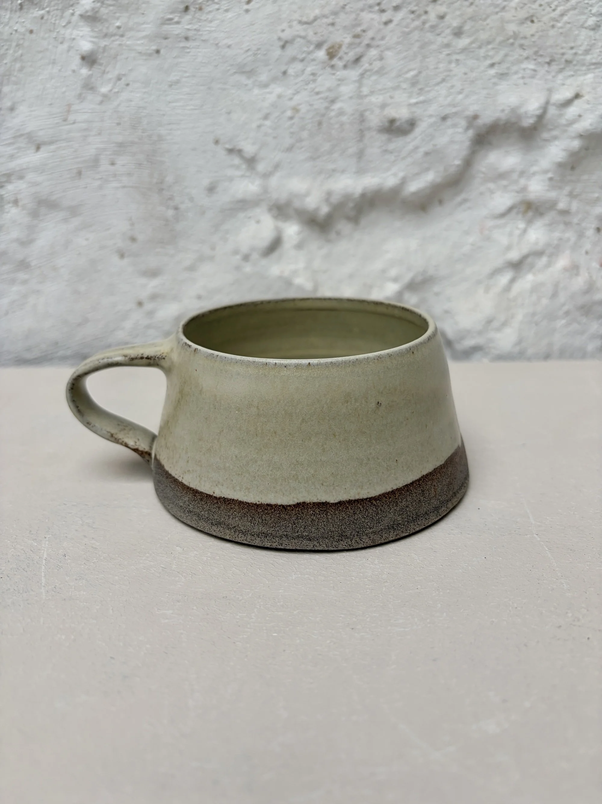Flat white cup in vanilla glaze