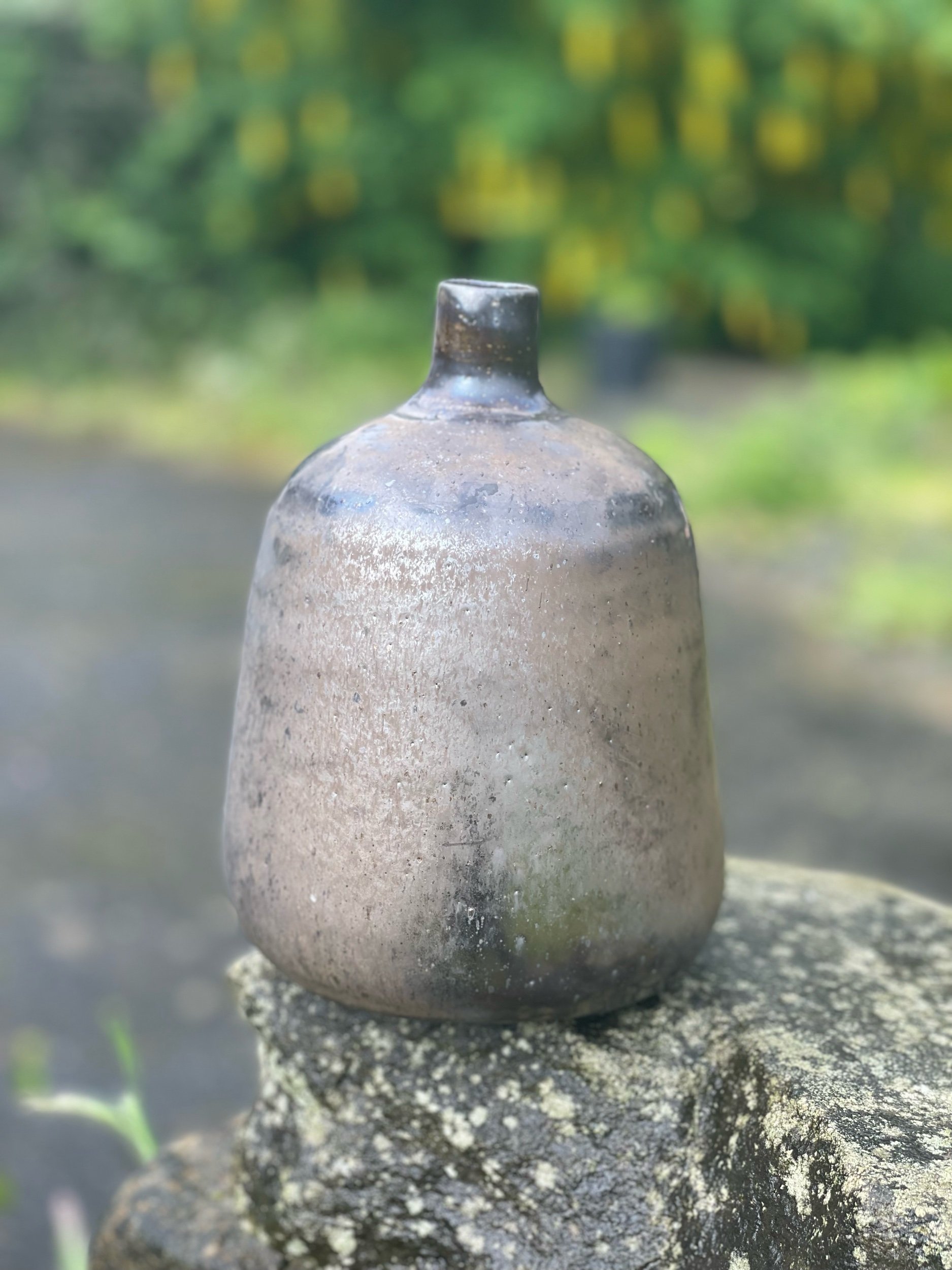 Elegant vase in bronze glaze
