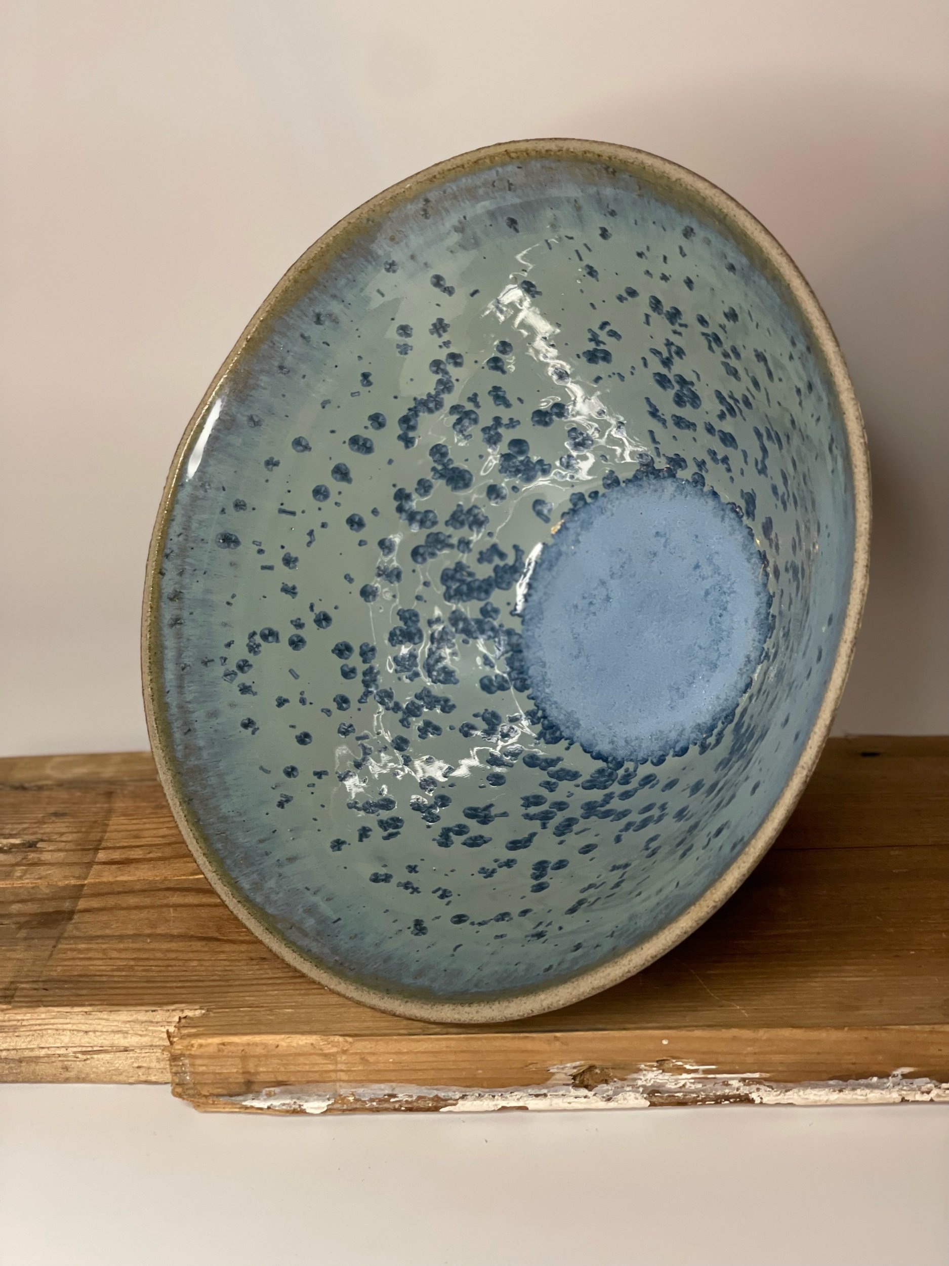 Large Elegant V bowl in grey clay with blue crystal glazed interior