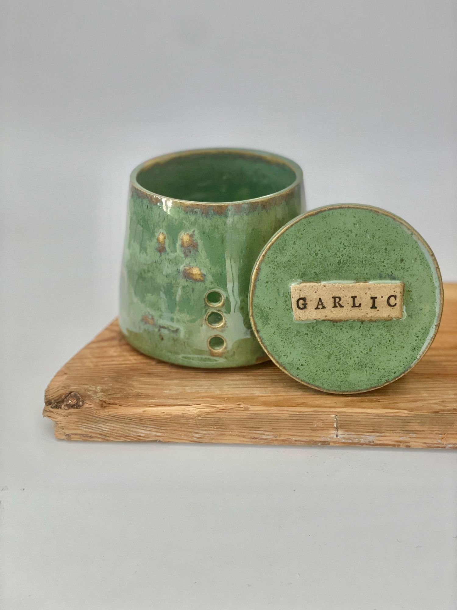 Garlic keeper in kelp glaze lid off
