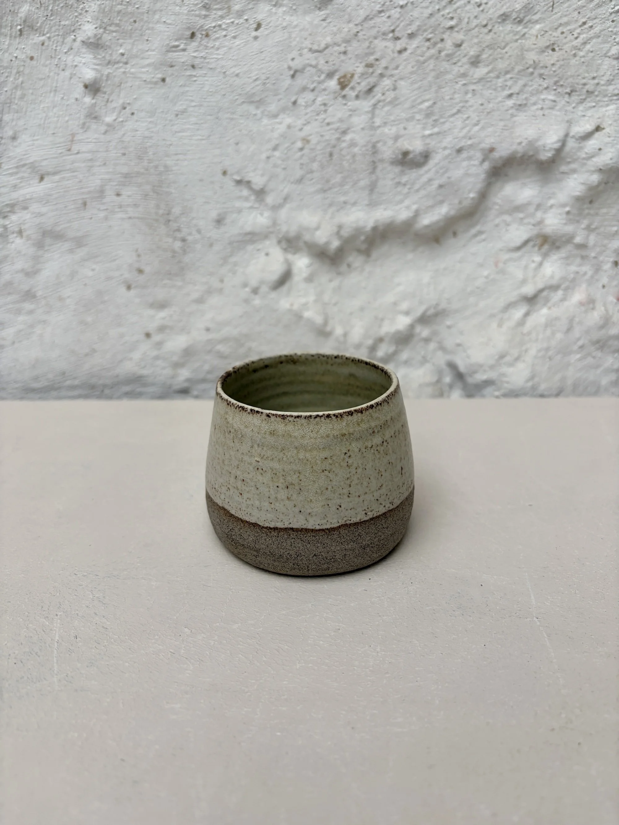 handleless-in-grey-clay-vanilla-product.jpeg