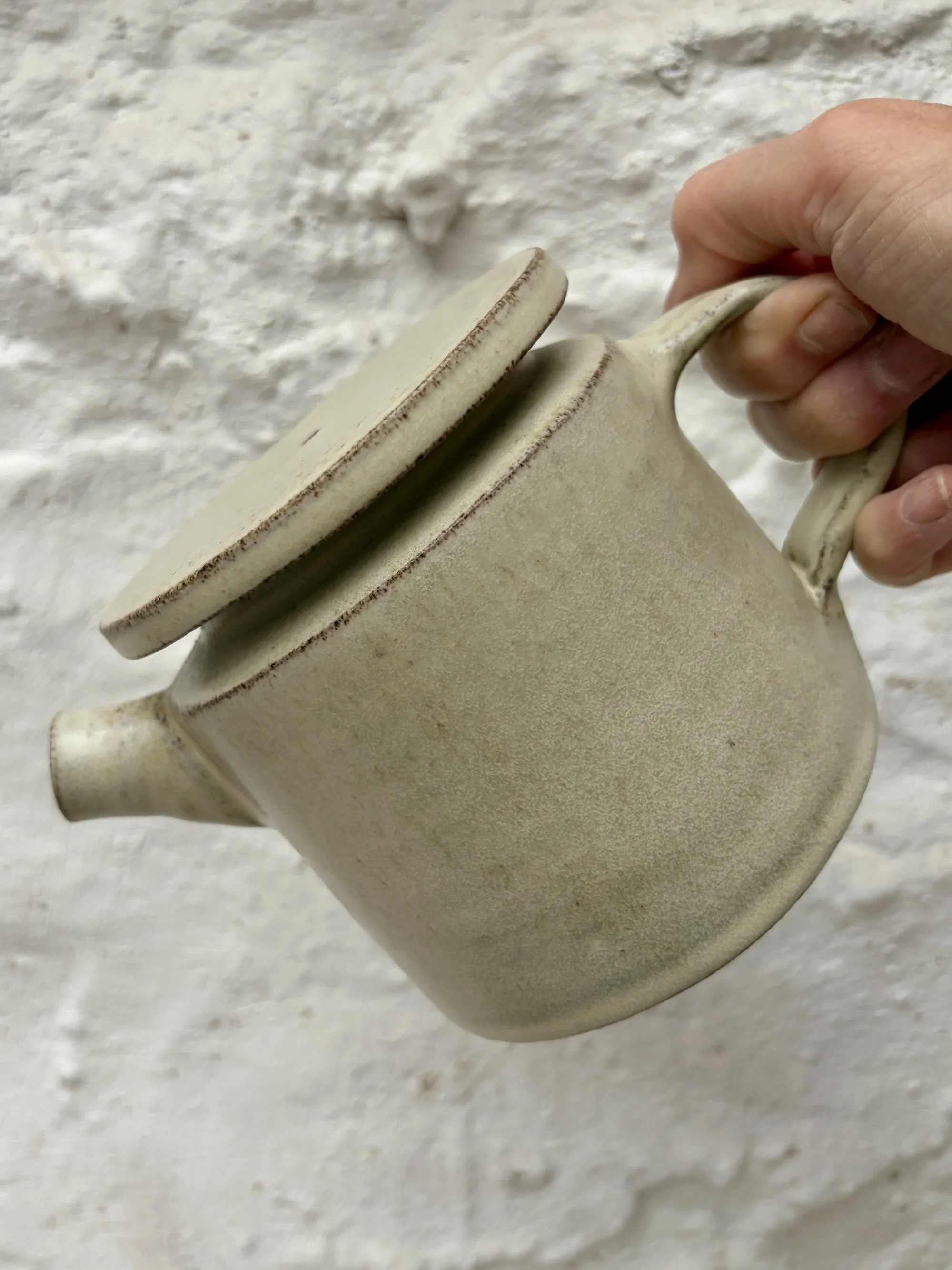 teapot-grey-clay-vanillla-action2.jpeg