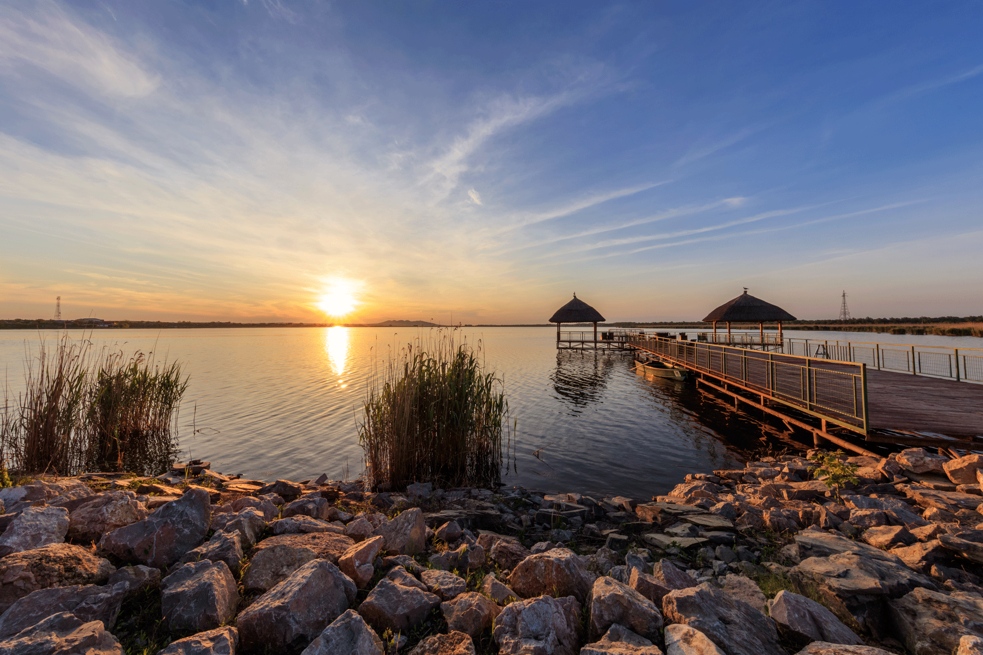Why Remote Workers Are Considering Lakefront Communities