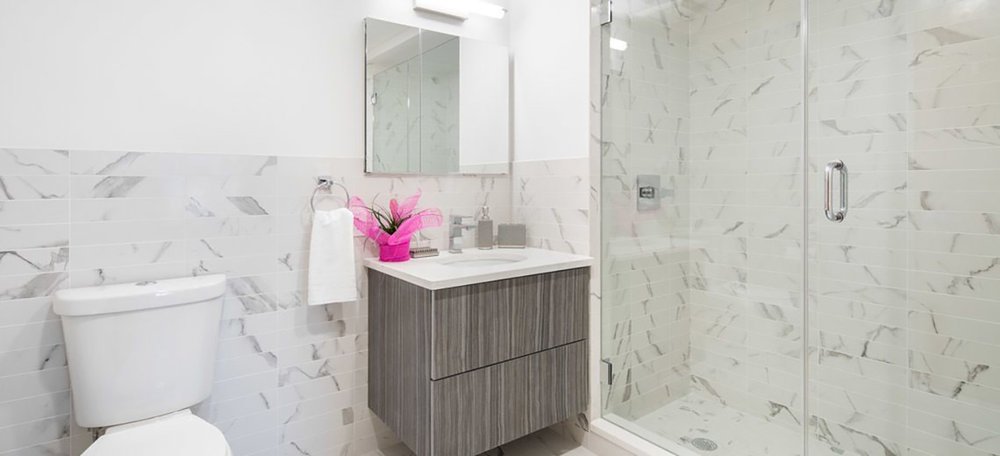 3311_newkirk_avenue_bath1.jpg
