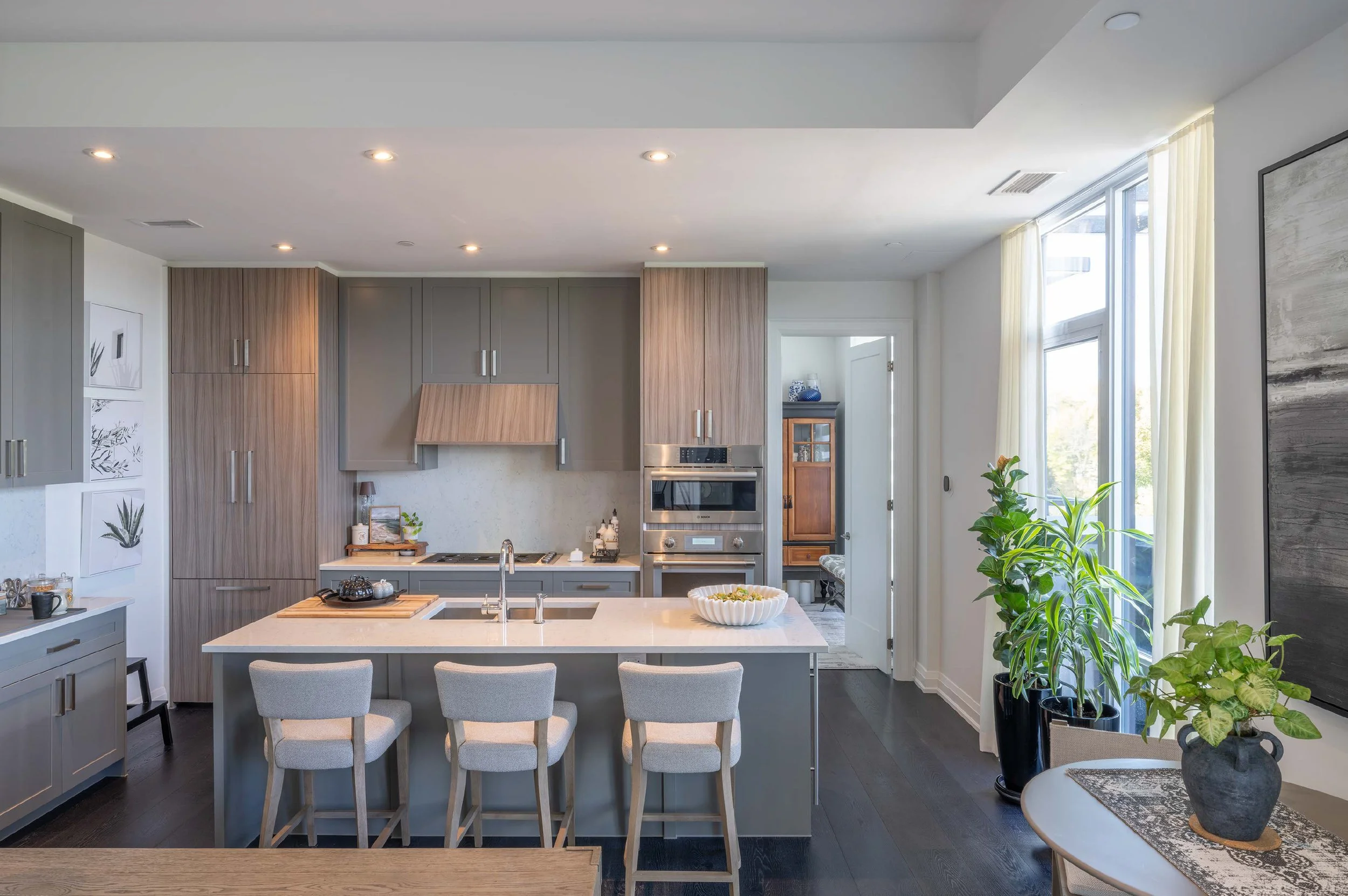 Amico 42 Mill St - interior1.jpg