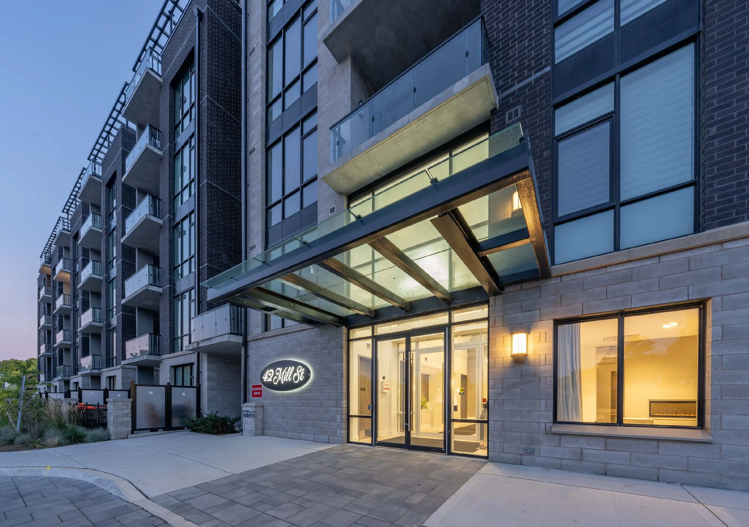 Amico 42 Mill St - entry.jpg