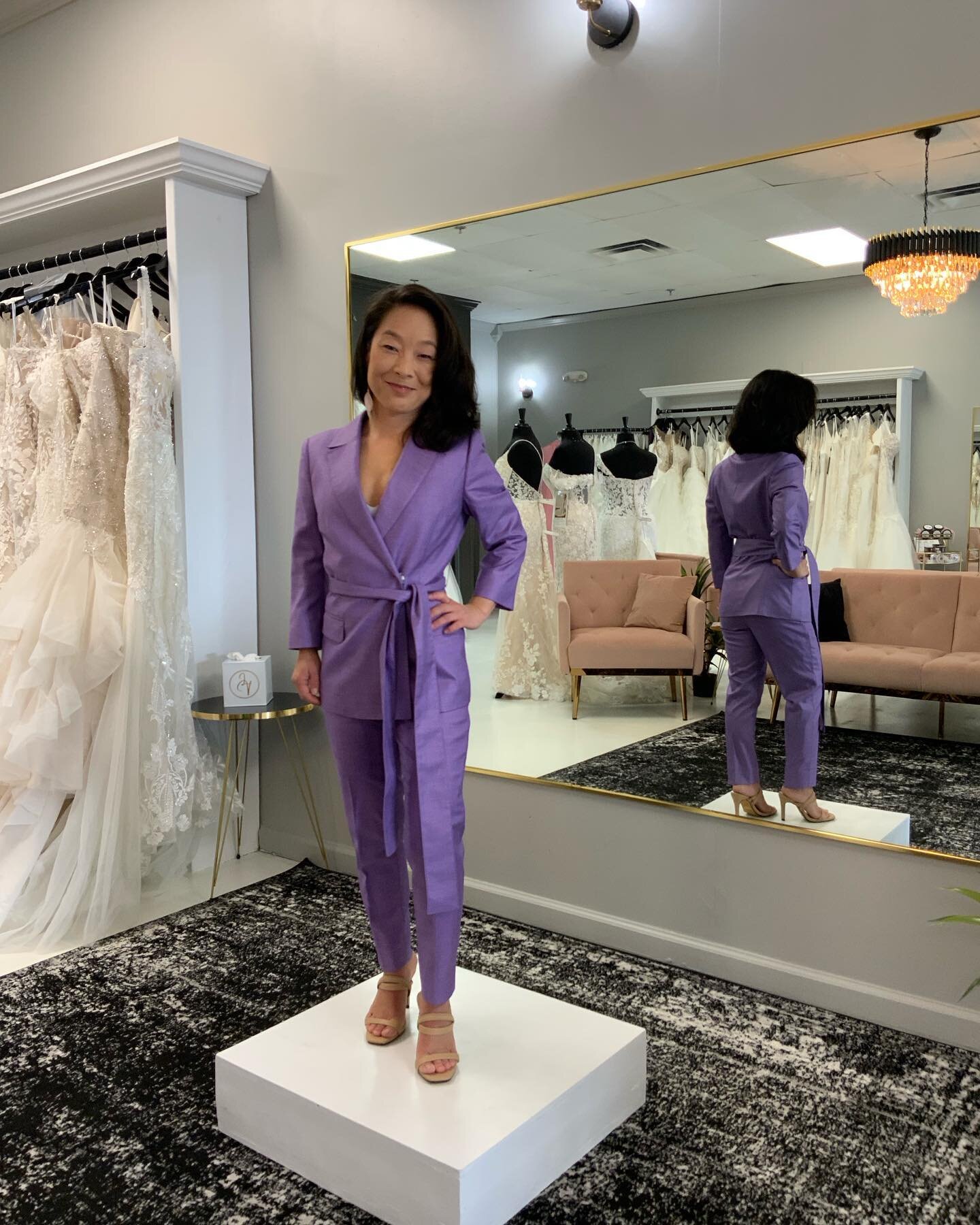 #FancyFriday S/O to my friend Sara Hannan for granting me a #photoshoot showcasing her new 2-piece #custom #pantsuit! Lavender all-season wool fabric, belted waist, perfect for summer! #MadeToMeasure by @keithjonesmtm ✨ Thanks, Sara! You look amazing