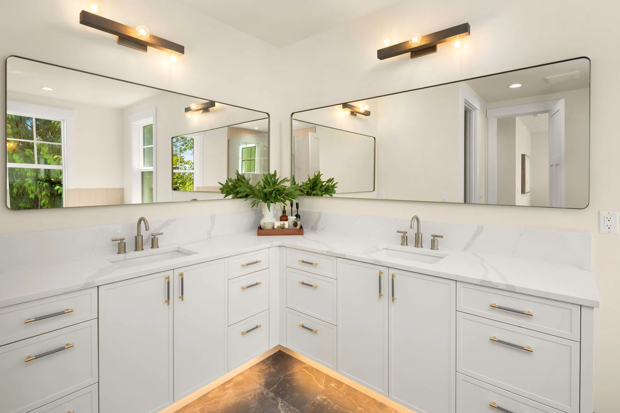 30-web-or-mls-4515-150th-ave-se.jpg