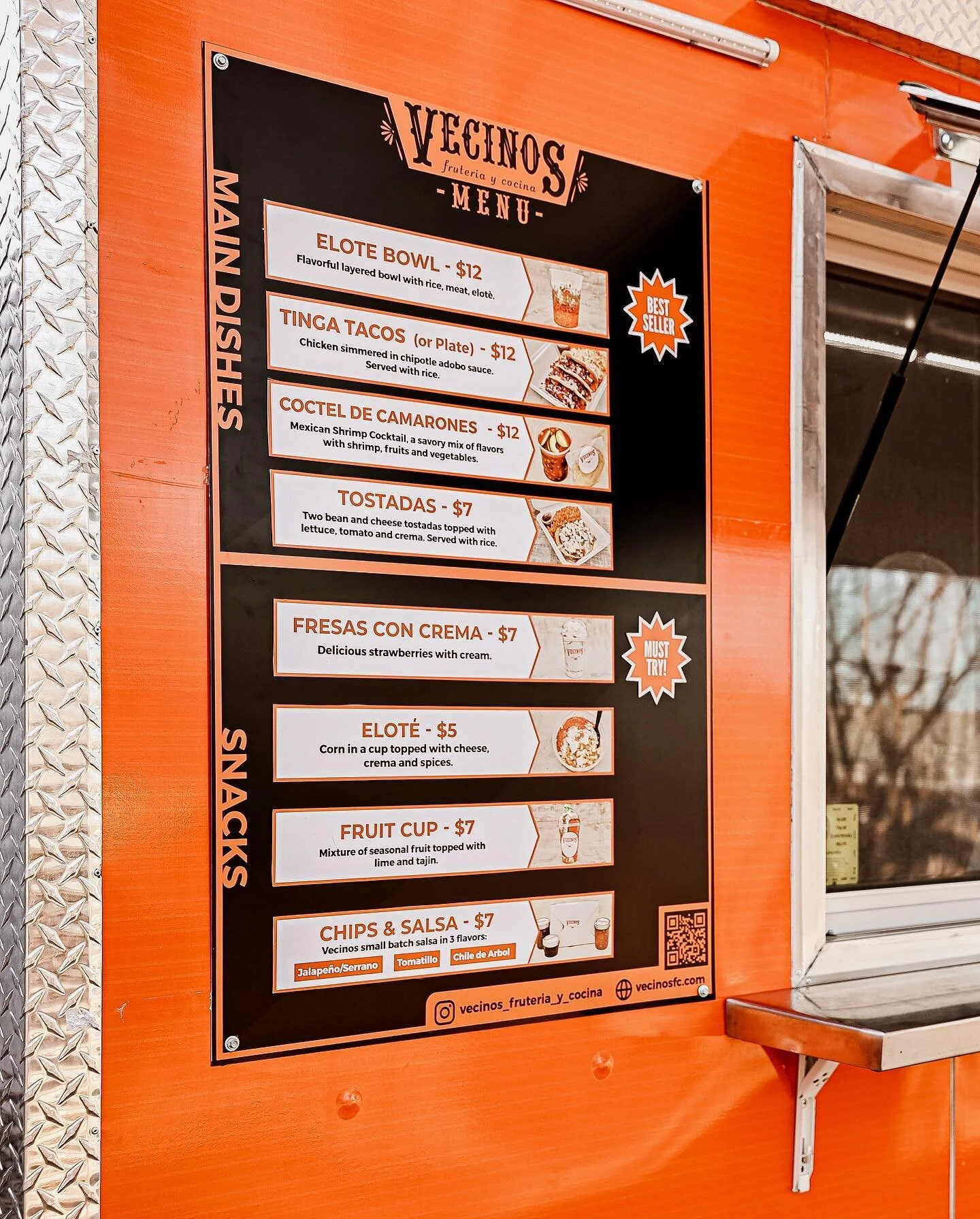Menu Design for @vecinos_fruteria_y_cocina 

I created this design to be interactive and magnetic! Easy to put the specials of each day and show off the Must Try items! Beyond happy with how this came out! 

Next time your in Kerrville, check them ou