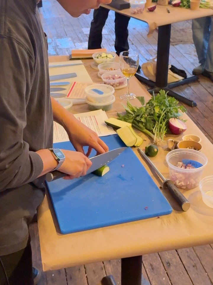 🎼 sounds of our knife cutting workshop last weekend

at handle with care: knife skills 101 we taught some hot chefs in the kitchen how to rough chop, dice, bias, half moon, mince, and chiffonade 

thanks to @playgroundbk for having us