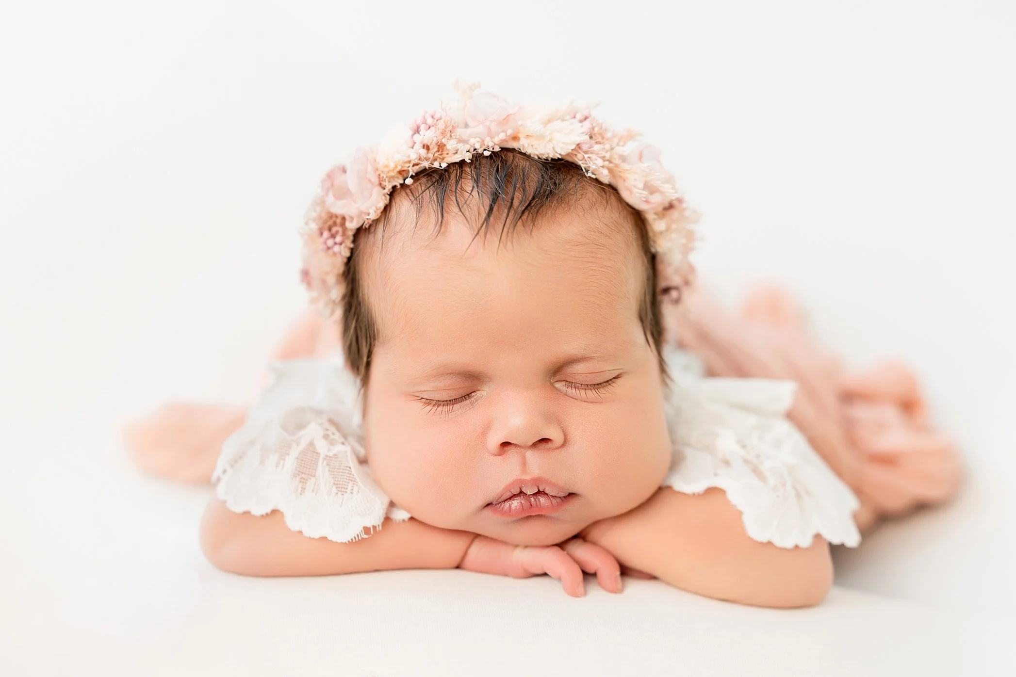Neugeborenenshooting Saarland. Familienfotos Saarbrücken. Fotografin Saarlouis.