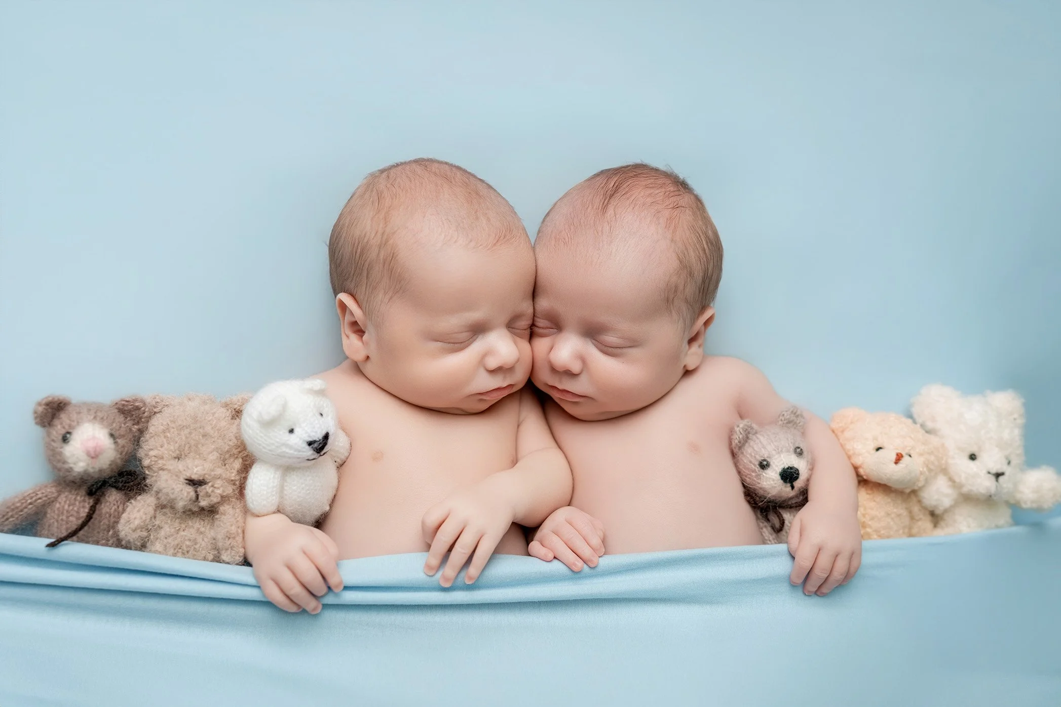 Newbornshooting Saarland, Zwillinge, Babyfotos Saarbrücken, Babyfotograf, Newborn Shooting im Saarland, Saarbrücken Saarlouis Völklingen, Shooting Babyfotos Babyshooting Newbornfotografie Newbornshooting Familienshooting Familienfotos Familienfotogra