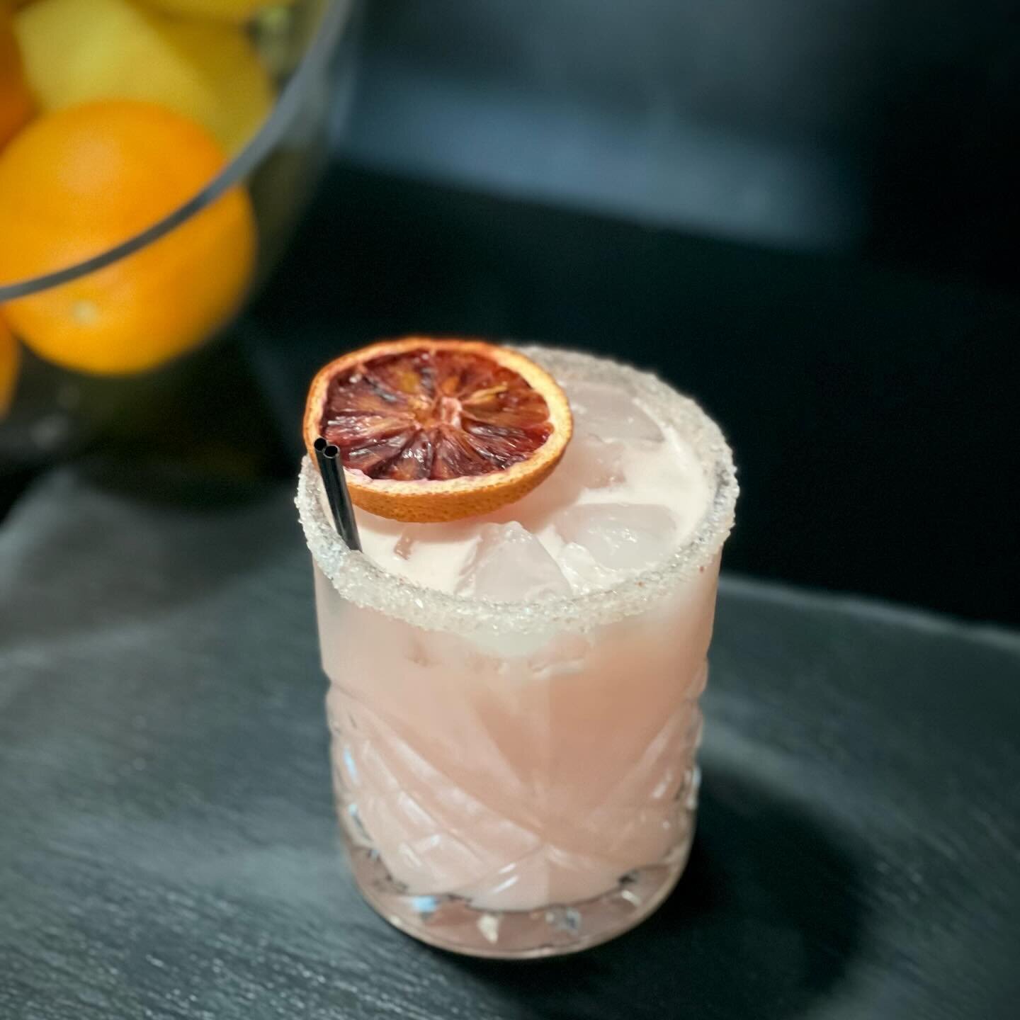 Blood Orange Coconut Margaritas 😋🍊🥥
&bull;
&bull;
&bull;
#bartender #mobilebar #cocktails #margarita #casamigostequila #tequila #mixolgy #unomas #backroadsmobilebar #baddiesandbooze  #smallbusiness #indigenousowned
