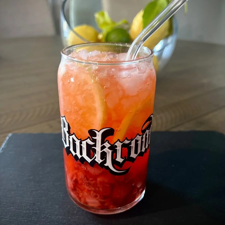 Backroads Mobile Bar offers a wide variety of drinks and services check out the link 🔗 in our bio for more info.
&bull; 
🍓🍋😋💦 fresh squeezed lemons, homemade strawberry syrup &amp; Jack
&bull;
&bull;
&bull;
#jackdaniels #strawberry #lemonade #fr