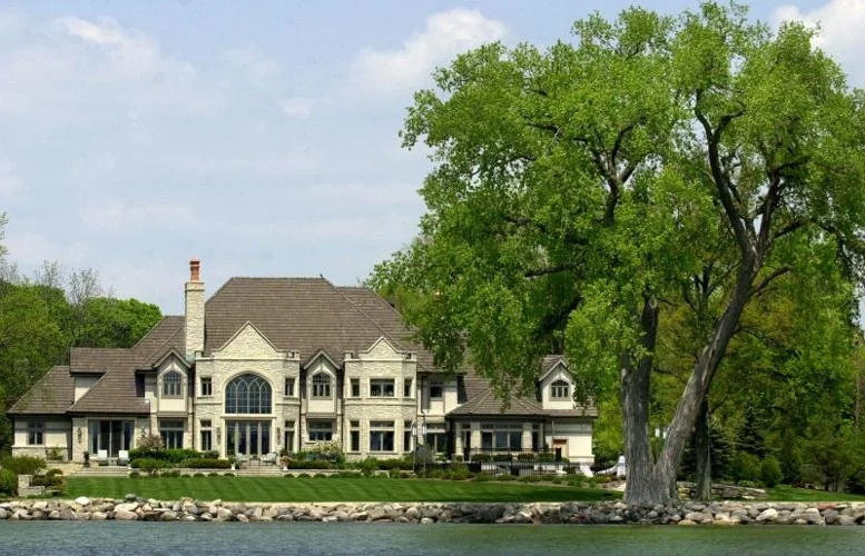 Rent a Pontoon in Madison, WI on Lake Mendota. Cruise. Have fun. Relax