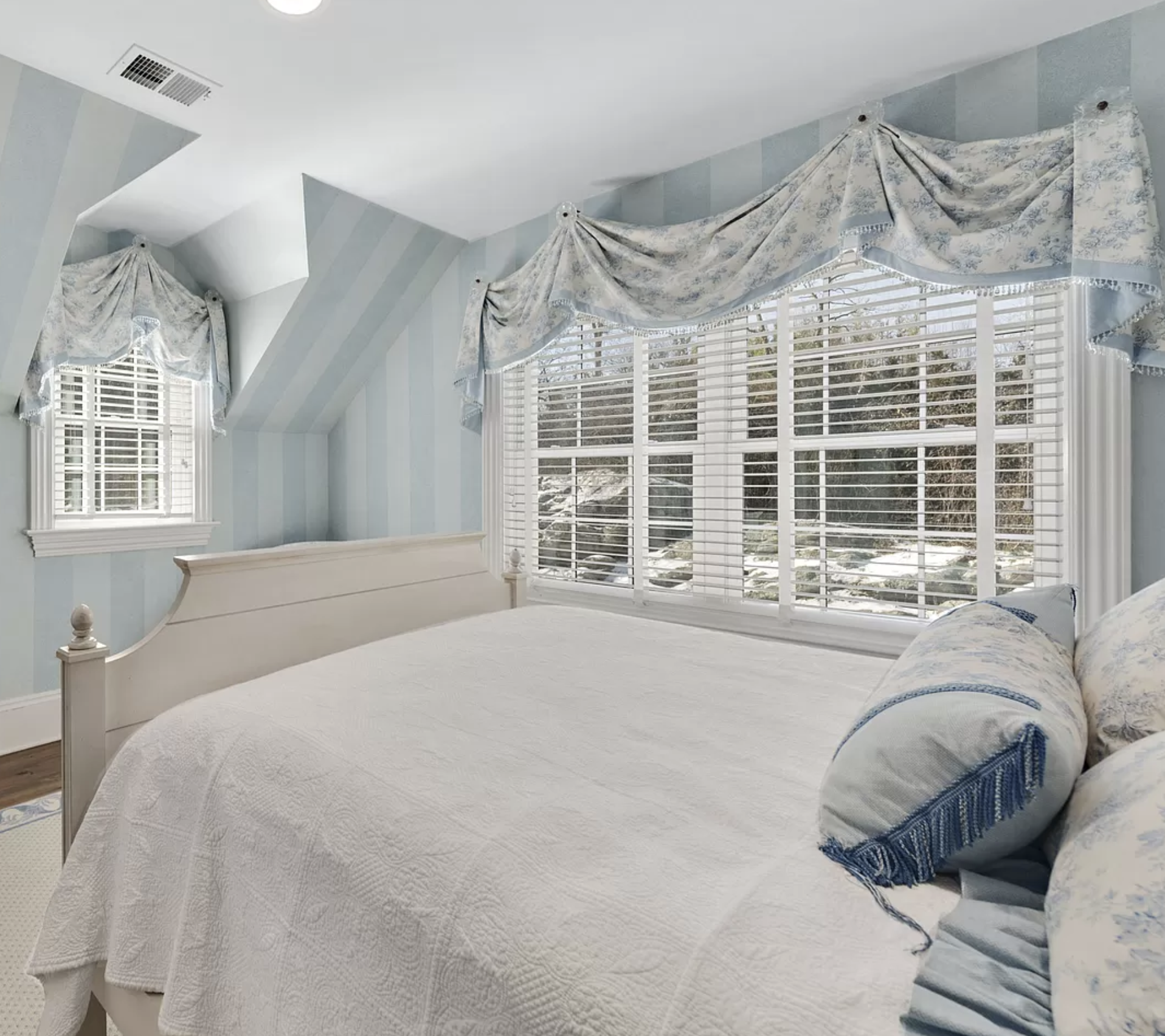 Screen Shot 2022-07-11 at 12.56.43 PM.png