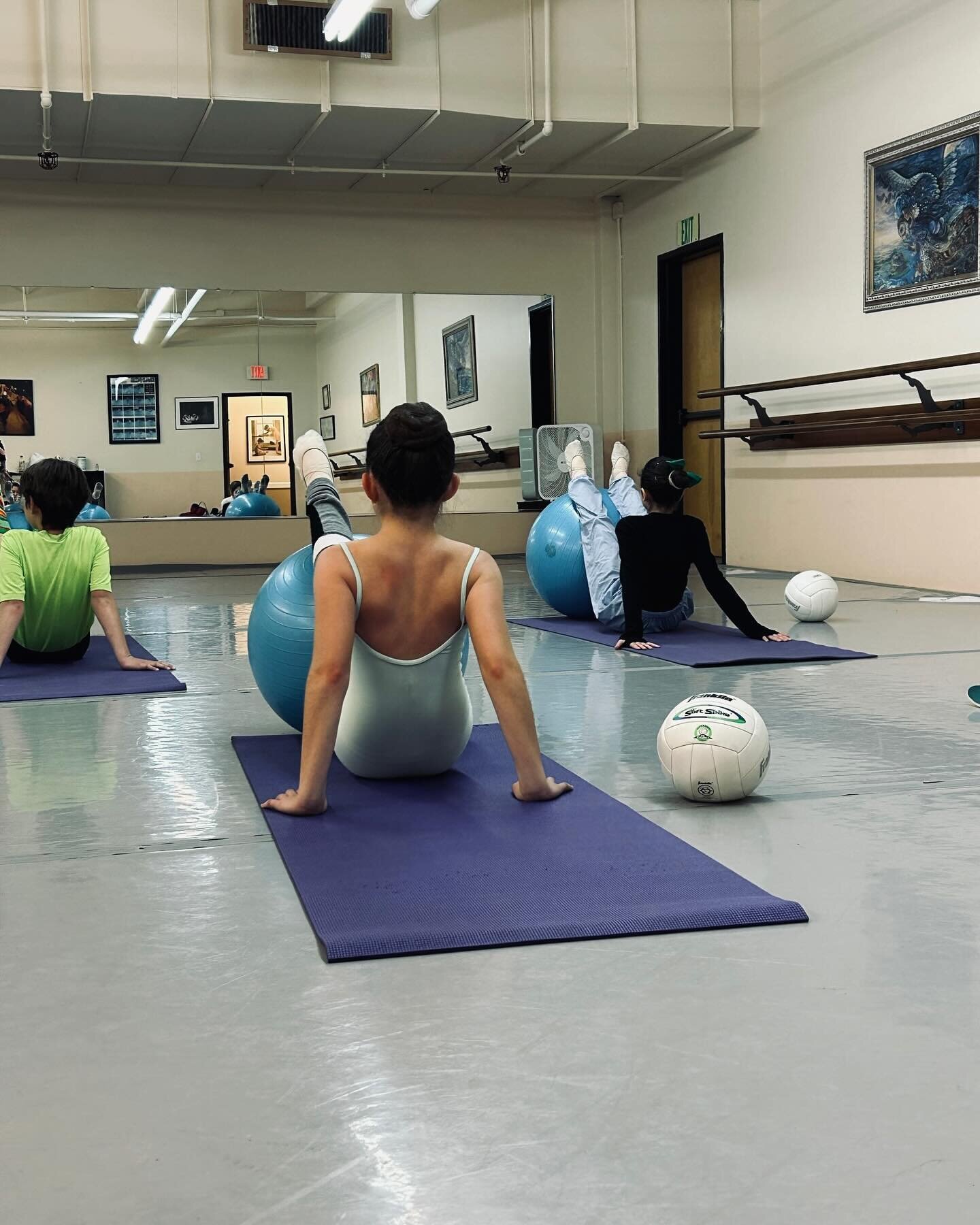 Some people participate in weekend sports, with basketballs, baseballs, and soccer balls, we do PBT! Working hard in Saturday morning technique class!

#pbt #ballet #ballerinas #bunheads #balletgram #balletpost #balletlove #loveofballet #instaballet 