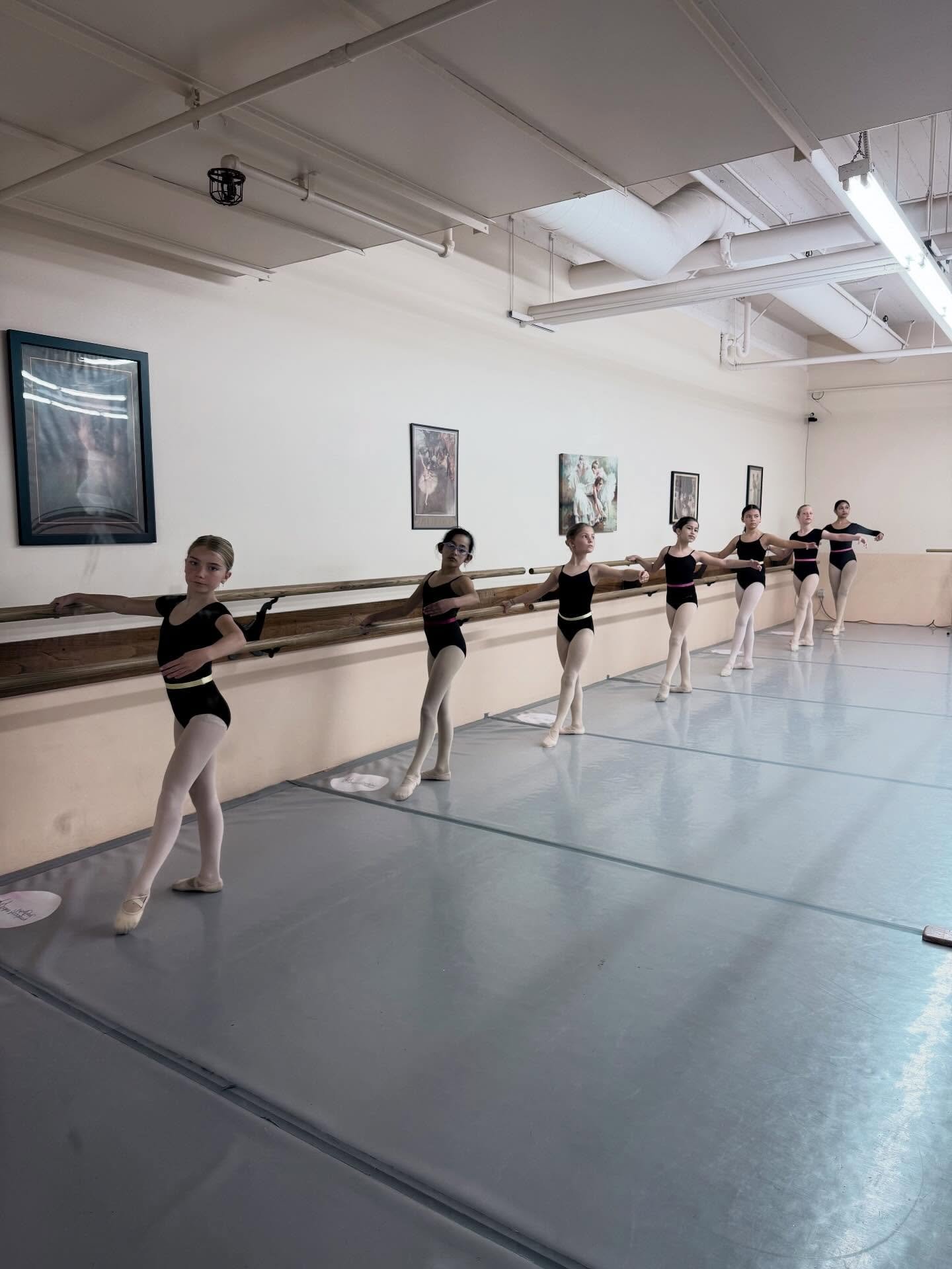 The studio will be closed for Presidents Day Monday, February 16th. 

#ballet #ballerinas #bunheads #balletgram #balletpost #balletlove #loveofballet #instaballet #instagramballerinas #beautifulballerinas #dance #dancergram #ventura #venturacounty #b