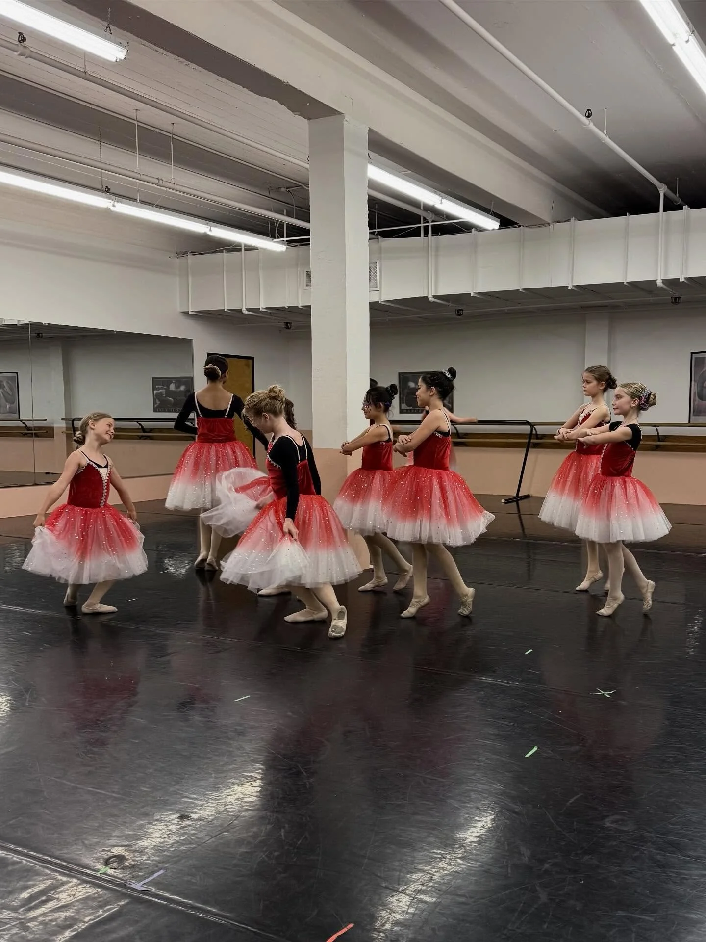 Hope everyone got to dance today! 

#internationaldanceday #ballet #ballerinas #bunheads #balletgram #balletpost #balletlove #loveofballet #instaballet #instagramballerinas #beautifulballerinas #dance #dancergram #ventura #venturacounty #balletacadem