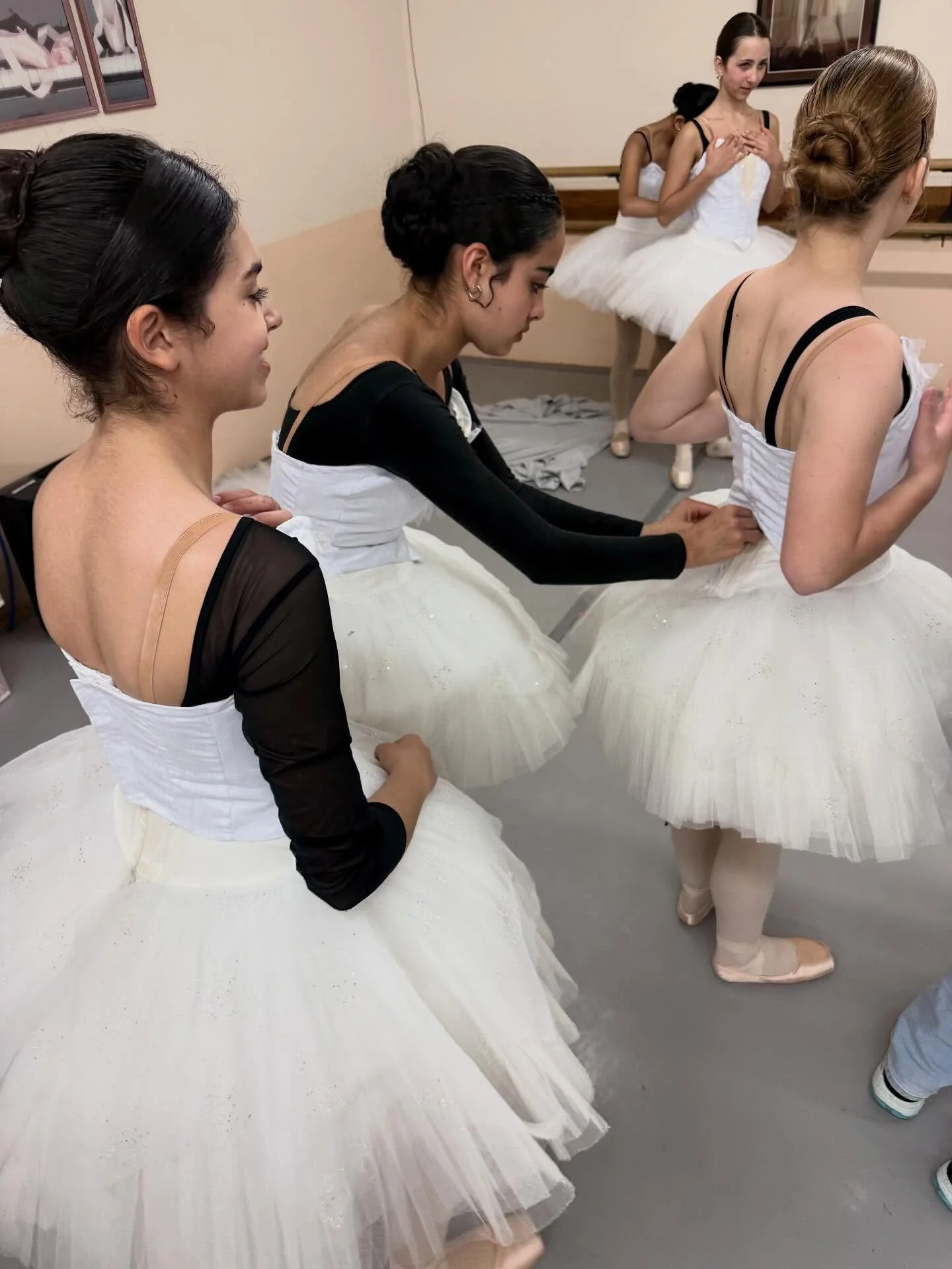 Can&rsquo;t wait to see these swans on stage next week at our annual school recital! Be sure to have your tickets!

#ballet #ballerinas #bunheads #balletgram #balletpost #balletlove #loveofballet #instaballet #instagramballerinas #beautifulballerinas