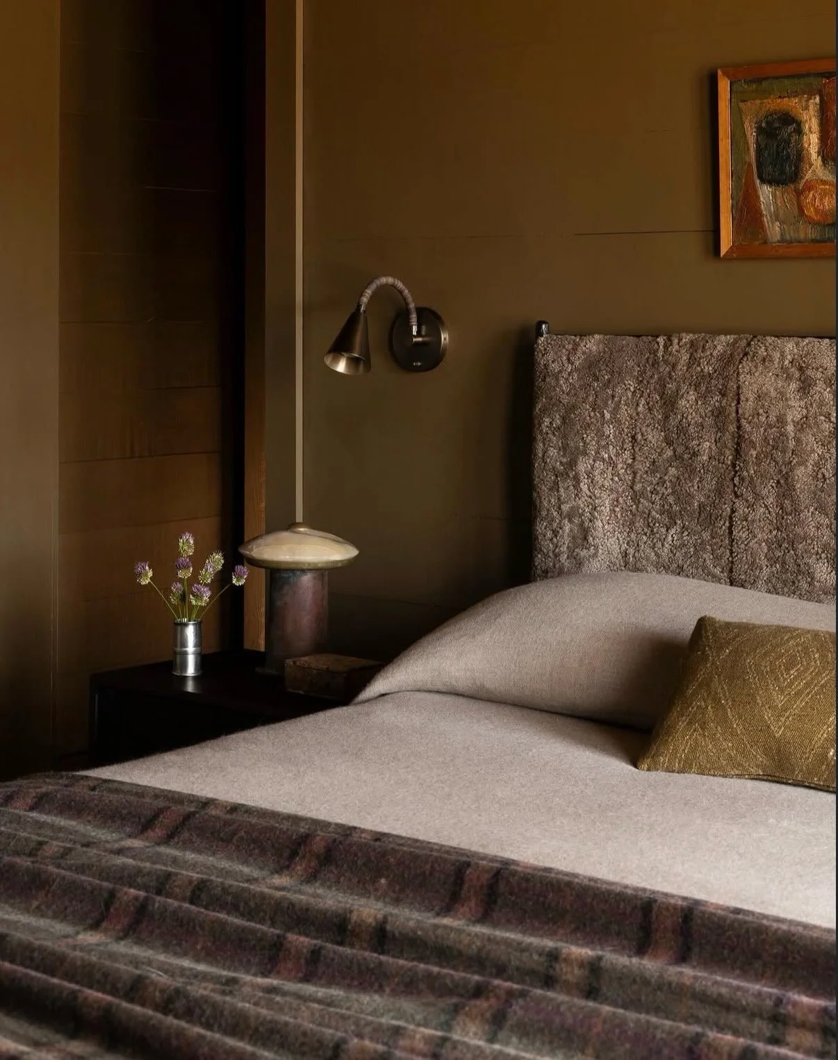 Some inspiration we&rsquo;ve been loving lately. Saturation has been speaking to us&mdash;rich, layered color, moody tones, and rooms that don&rsquo;t shy away from a little drama. #inspo #interiorinspiration #interiordesign #design #home 

@seanande