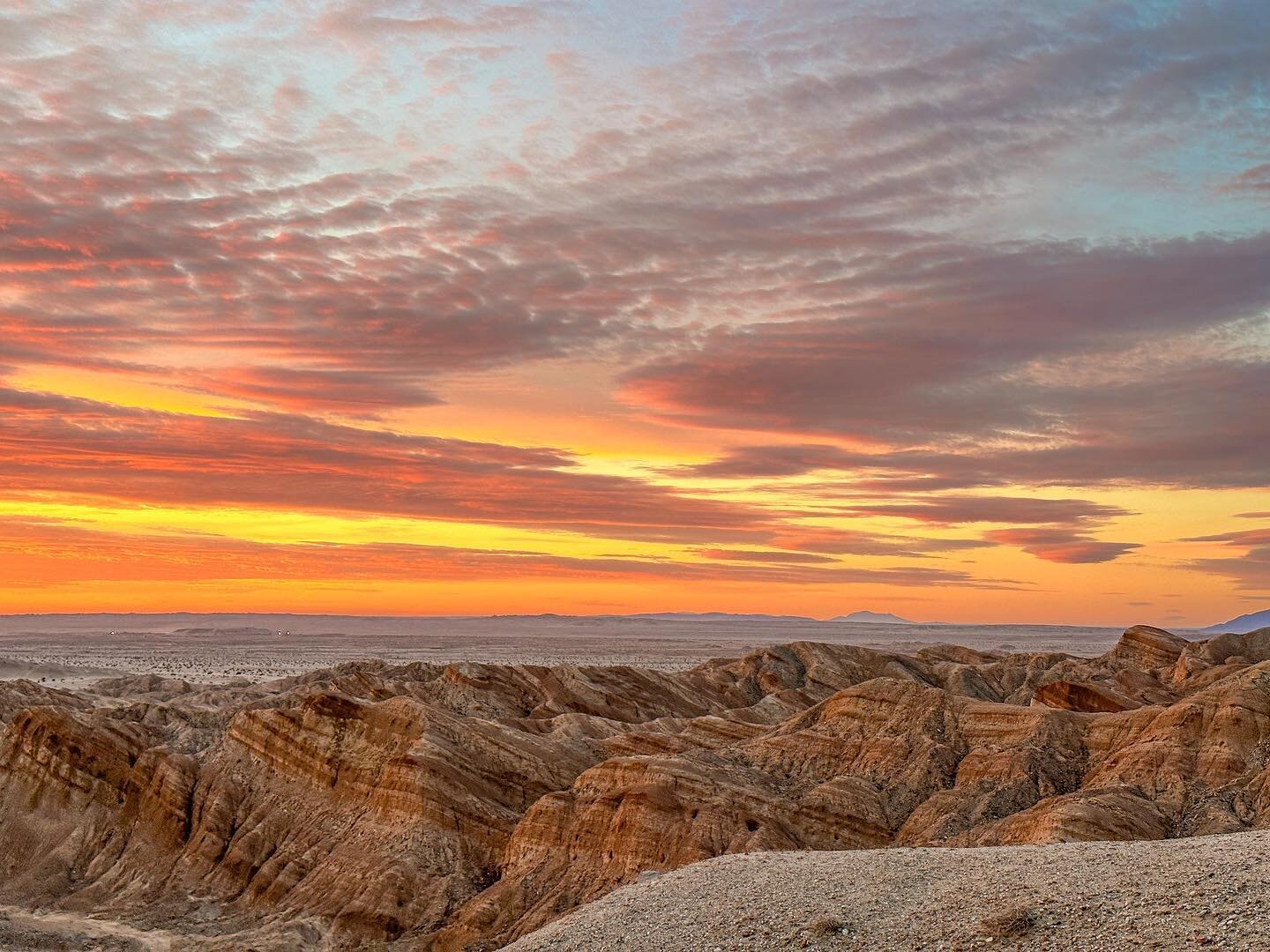 Some mornings you have to risk being late to work and stop to enjoy the beauty. With rain incoming tonight, the sunrise was quite the show. Happy Tuesday! #tuesday #sunrise #sky #clouds #badlands #desert #canyons #anzaborregodesertstatepark #anzaborr