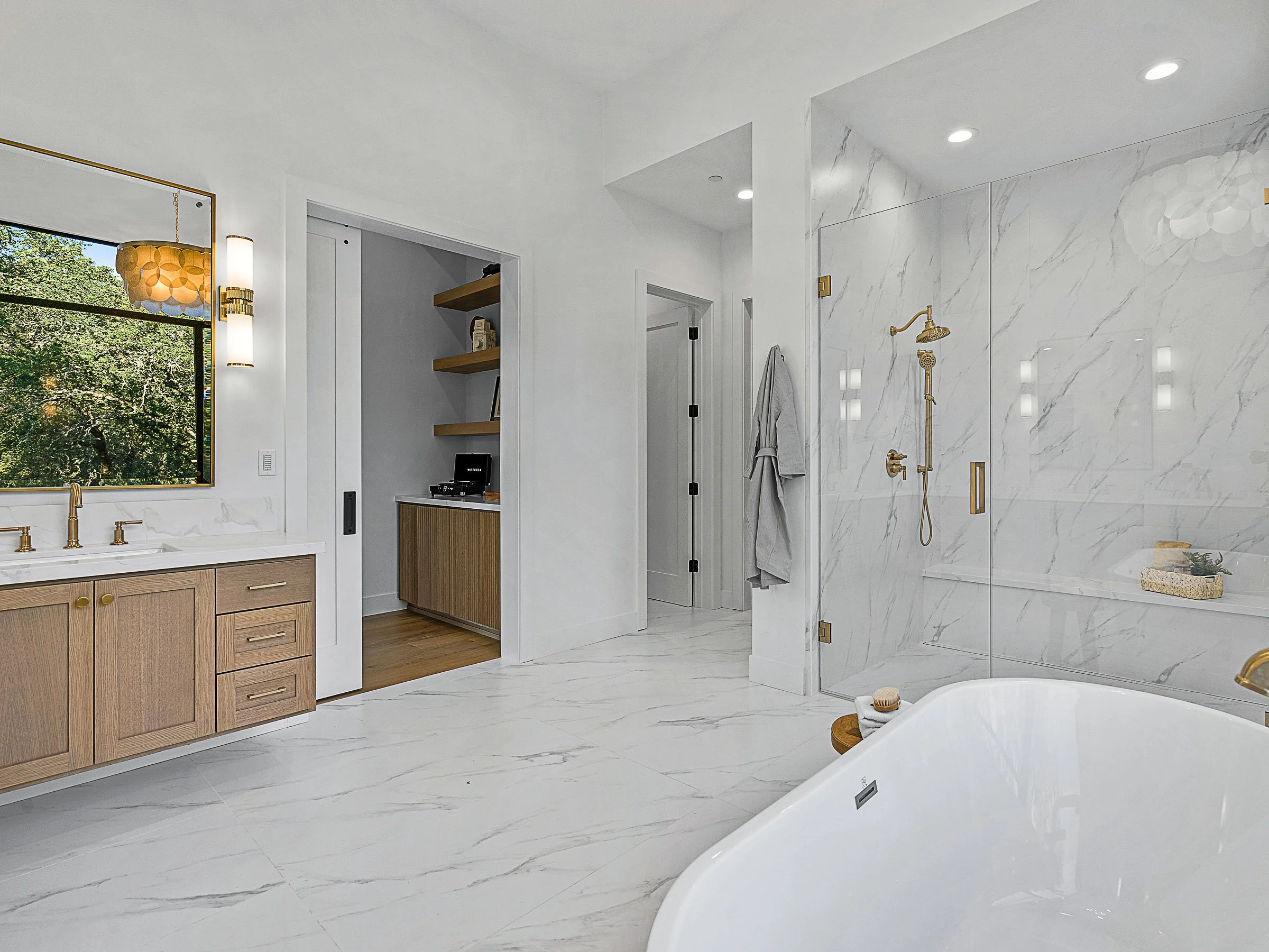890_LasBrisasCourt_Int_Bedroom1_5_06.jpg