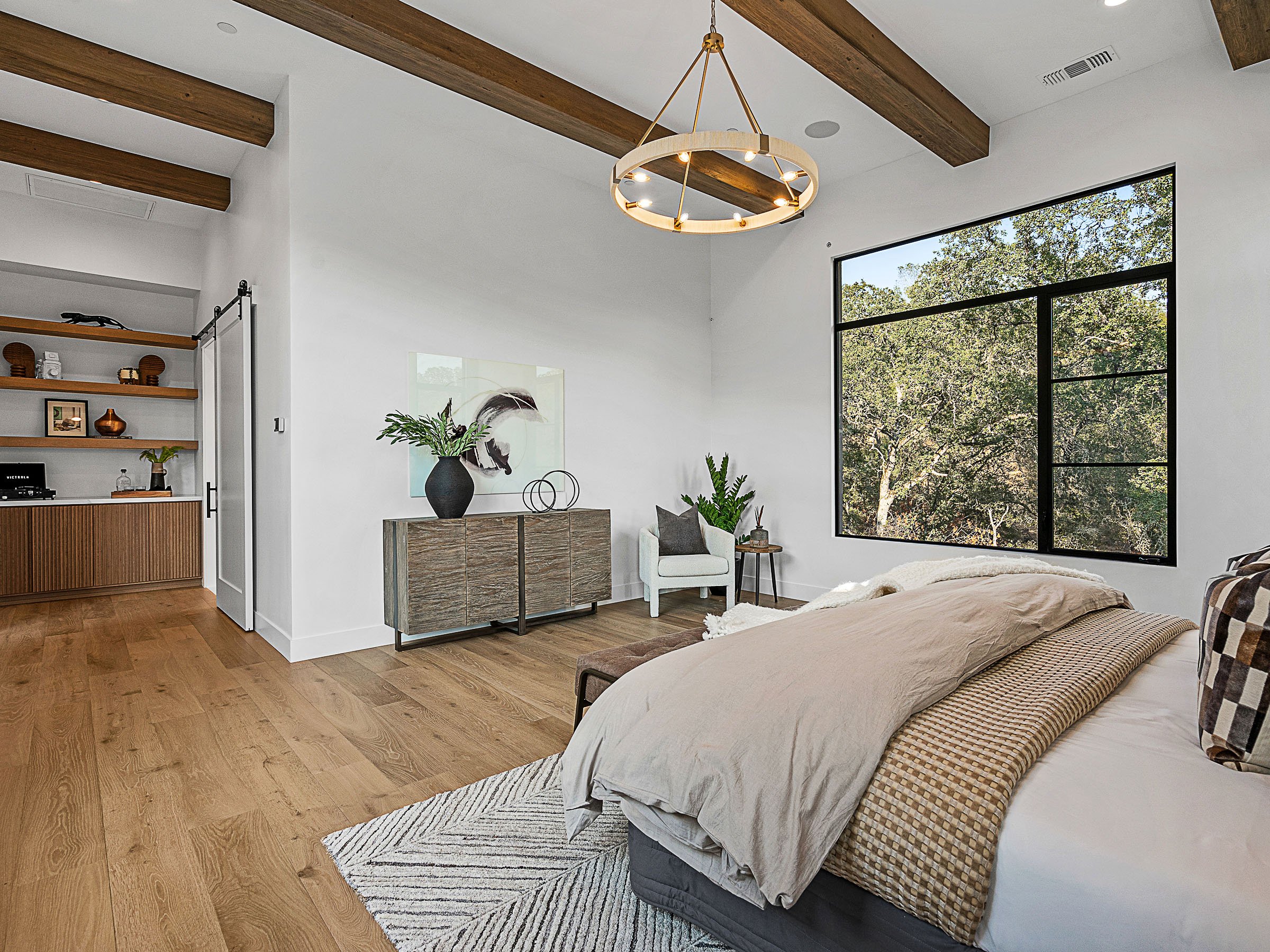 890_LasBrisasCourt_Int_Bedroom1_5_03.jpg
