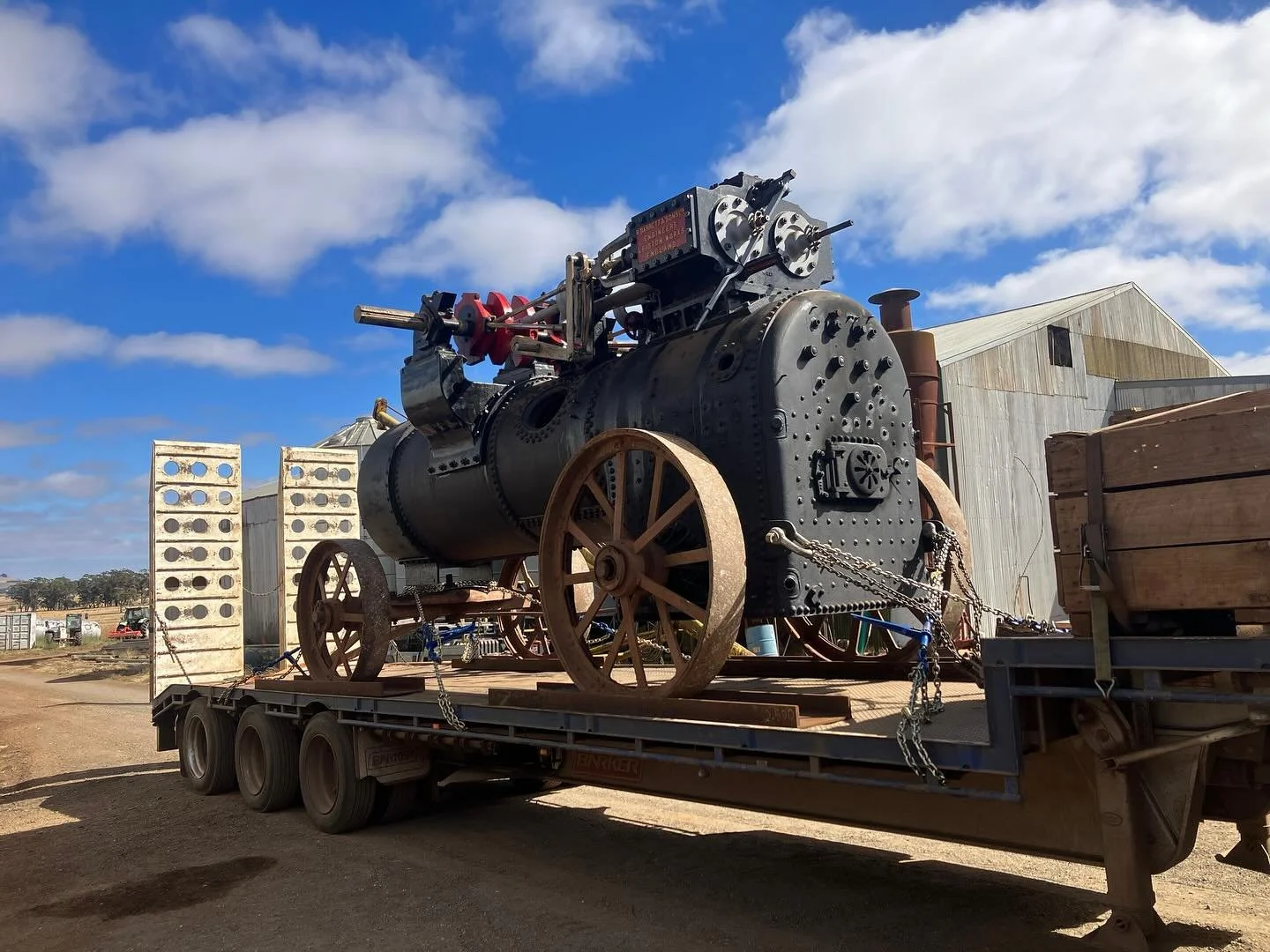 At CTMD we like to be on the cutting edge of technology.  Take the 110 year old engine being delivered today for our new Paddle steamer for example.  Due to a recent upgrade it now has&hellip;&hellip; both forwards and backwards! 
#cuttingedge
#techn