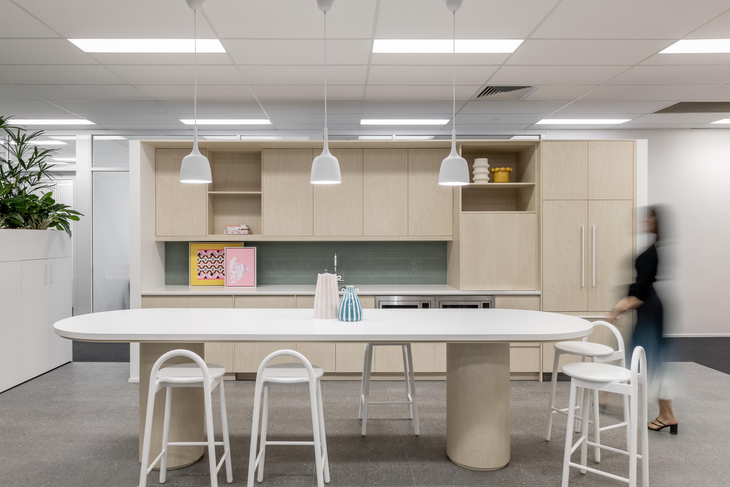 polina-radchenko-verde-kitchen.jpg
