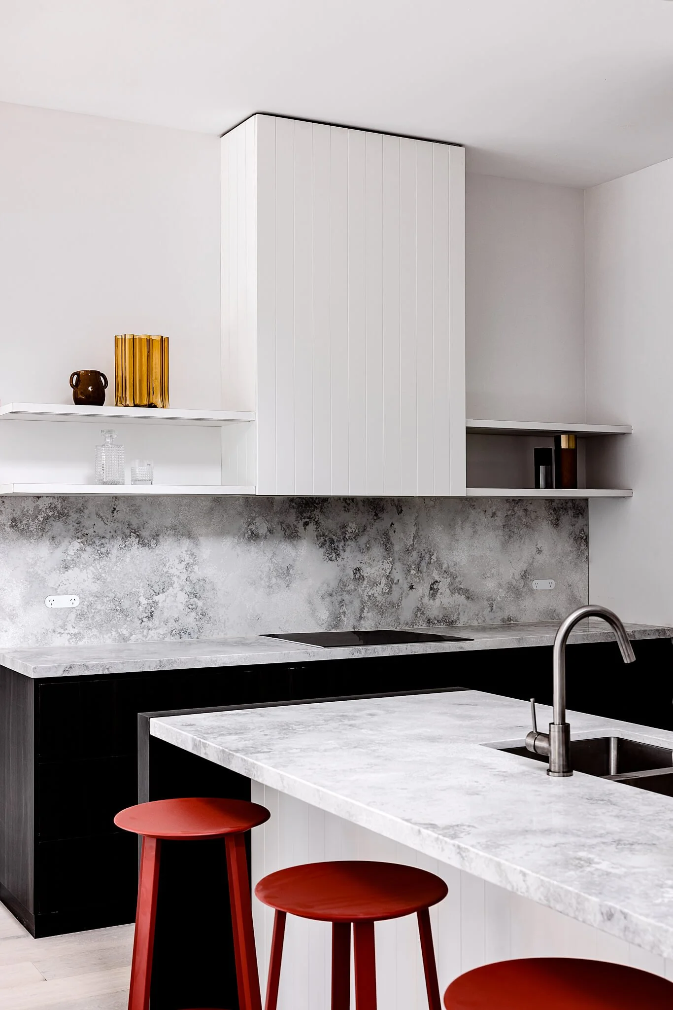 Pavo Street Dark Scheme — Polina Radchenko Interiors