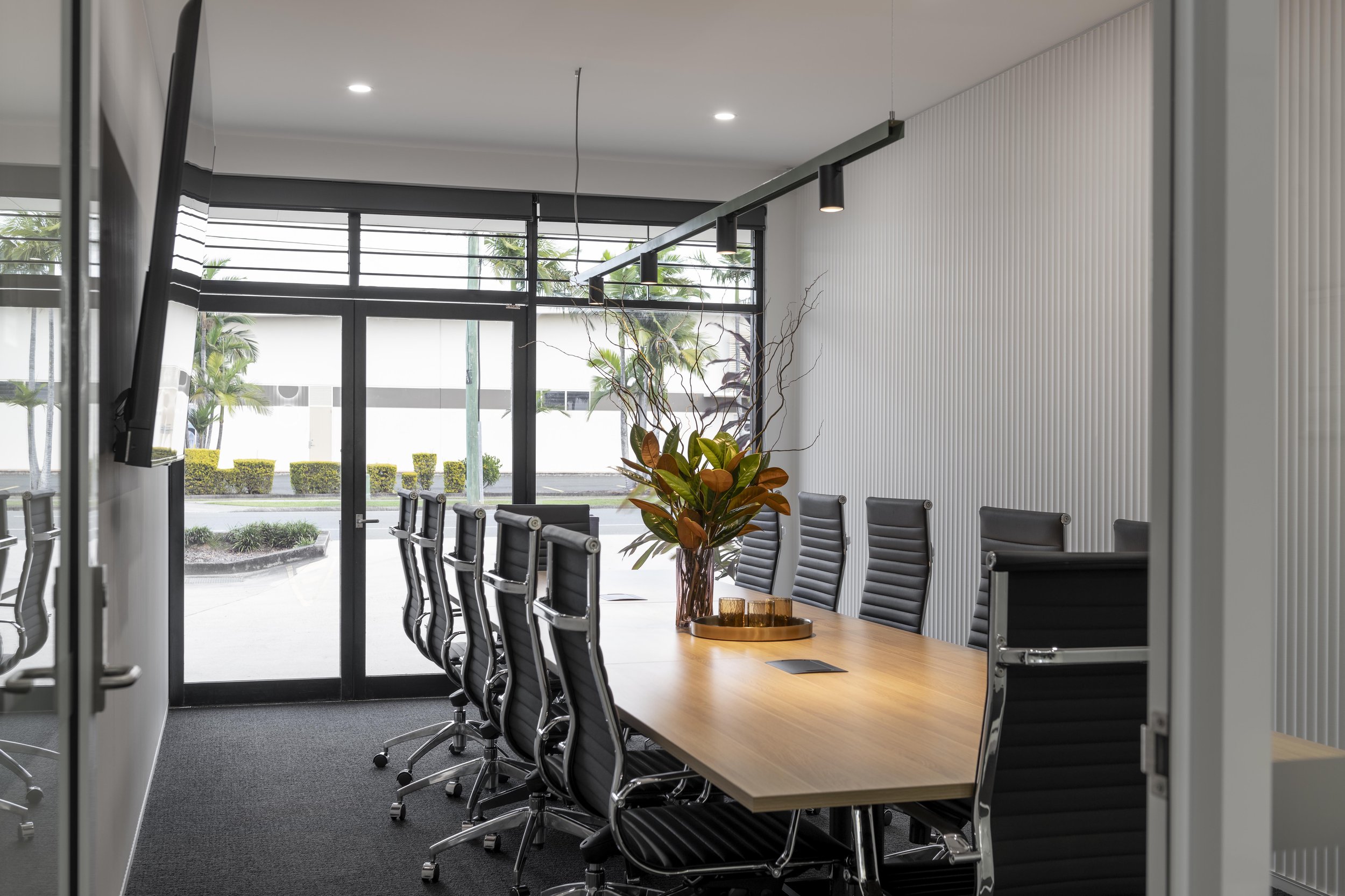 polina-radchenko-verde-boardroom.jpg