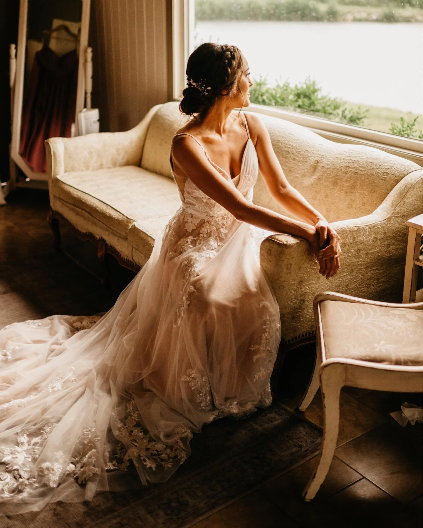 What a beautiful day celebrating Alysia &amp; Chad! Even with the rain on and off, it didn&rsquo;t stop them from having the sweetest day! 🥰🥰