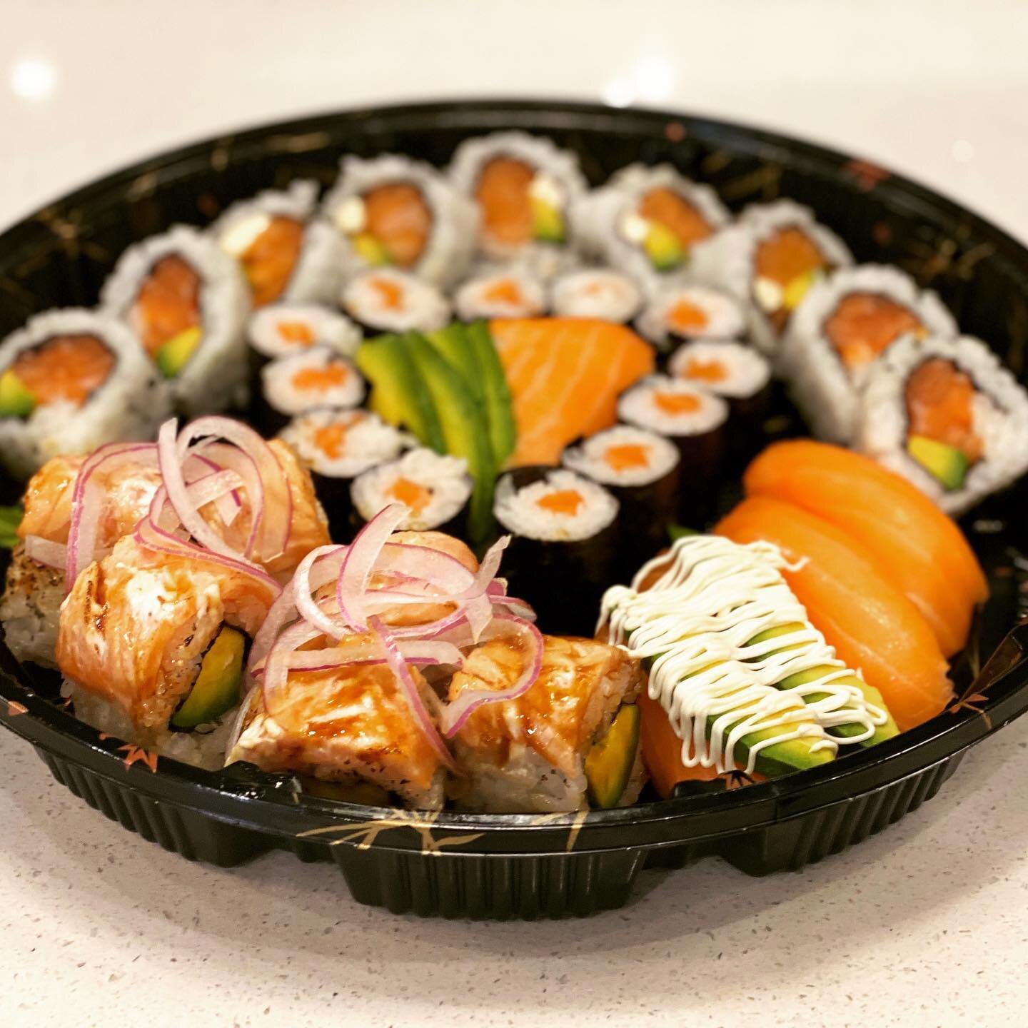 Treat Dad this Father&rsquo;s Day 🌷🧔&zwj;♂️
On A Roll Special Hearted ❤️
Platters back for your dad! 🙌
 
To celebrate Father&rsquo;s day and our valued customers we would love to do special hearted sushi platters again!! 

Dad&rsquo;s favorite Chi