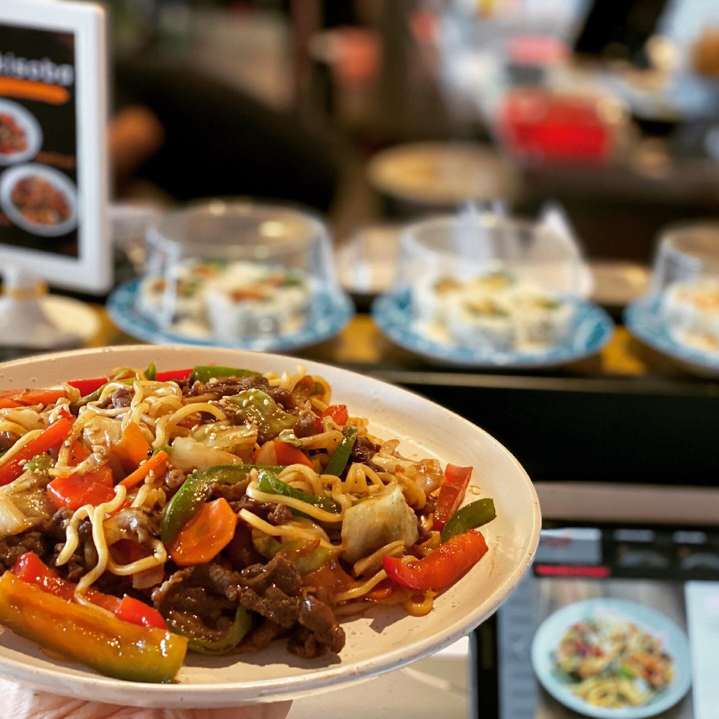 Yakisoba 🥢 Japanese noodle stir-fry dish 🍝
Simply choose your protein for your Yakisoba today! 🥩🍗🍤🥢@onaroll_sushi Come roll with us 😬

#yakisoba #beefyakisoba #chickenyakisoba #seafoodyakisoba #japanesenoodle #japanesefood #tasty #yummyfood #y