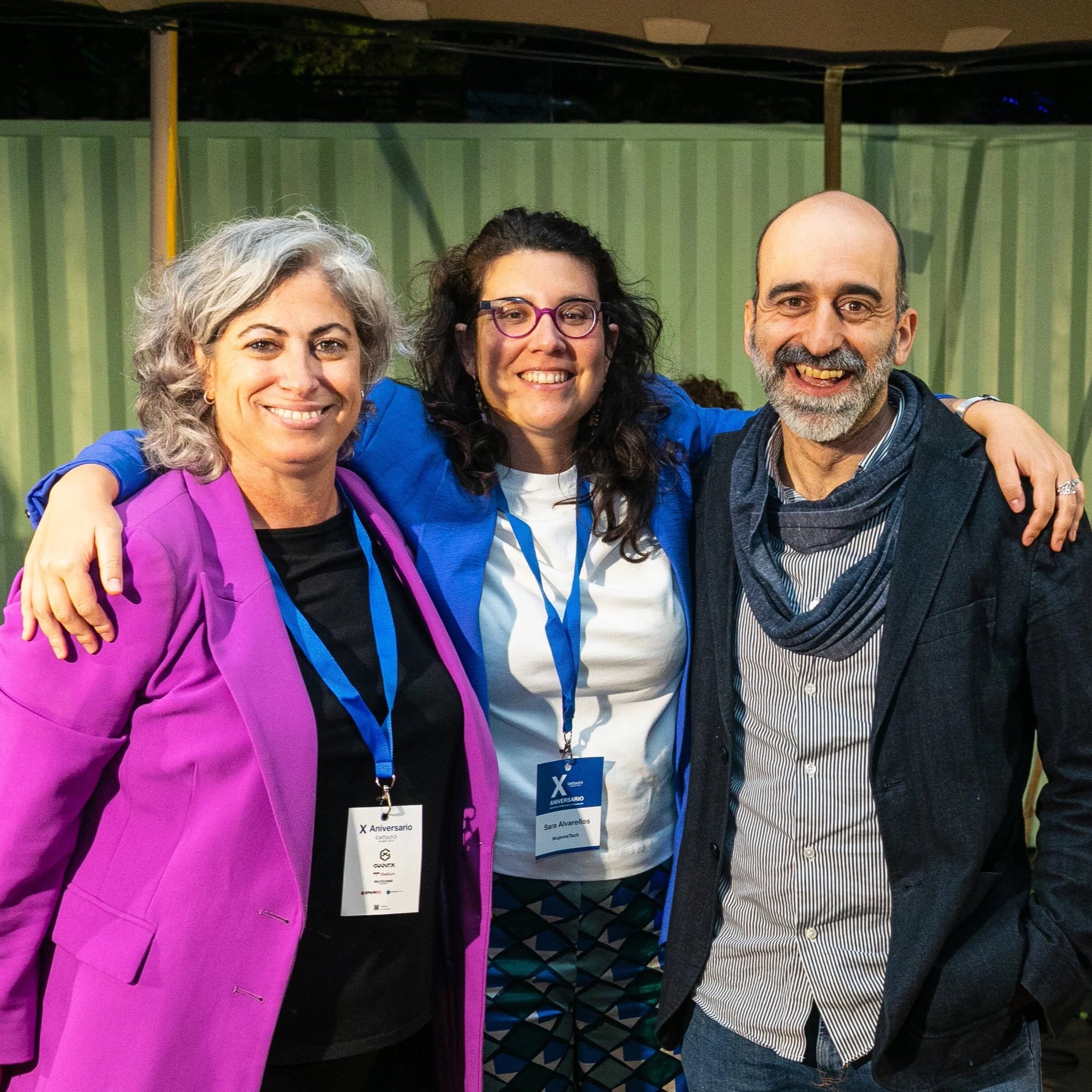   Pablo Rodríguez Monedero con Cristina Aranda y Sara Alvarellos de MujeresTech  