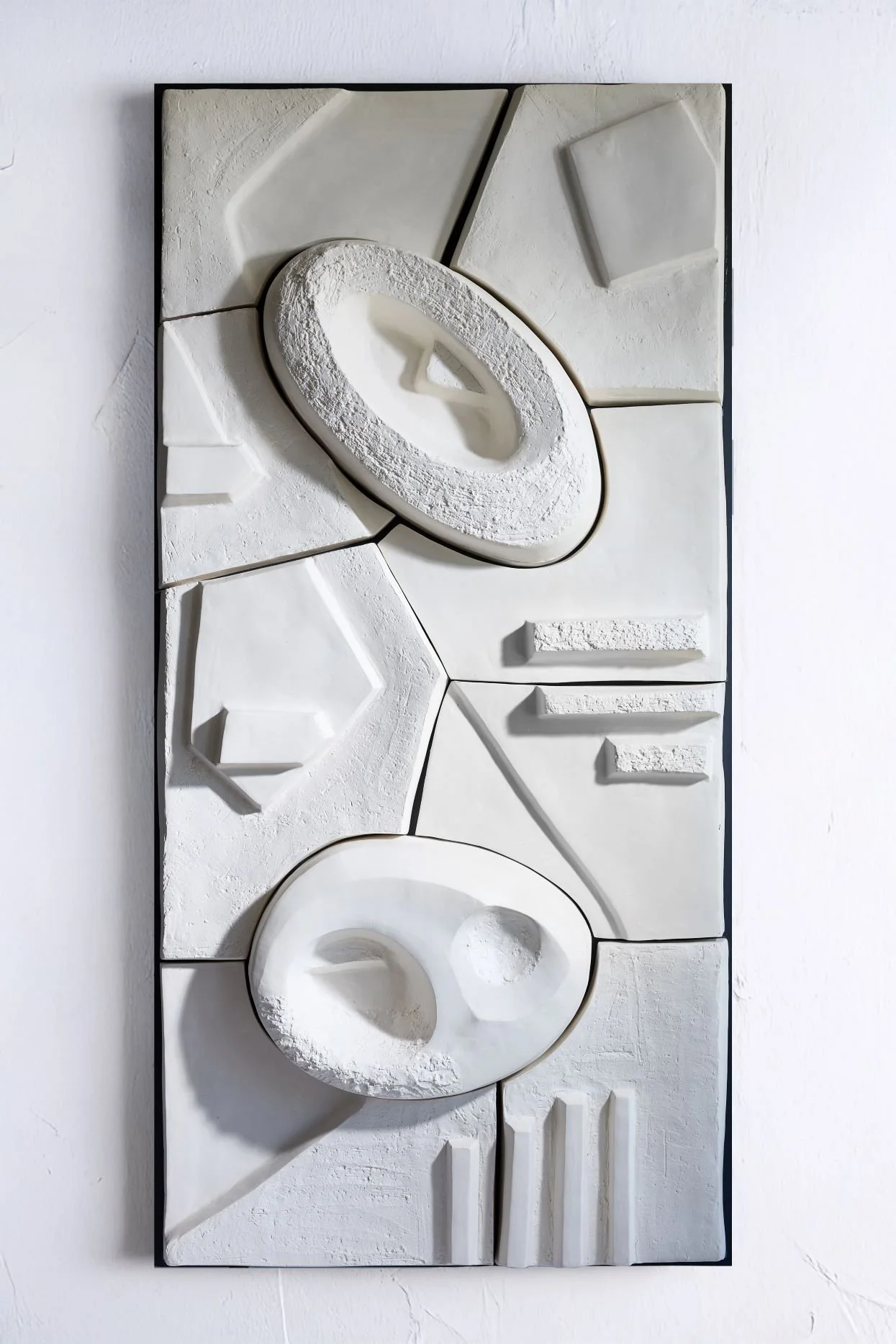 Sevilla. 2025. Wall panel, stoneware. 140cmx75cm. 