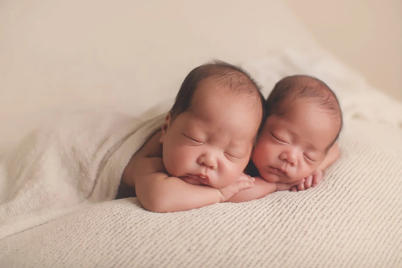  ORANGE COUNTY NEWBORN TWINS BY SUGAR FREE PHOTOGRAPHY