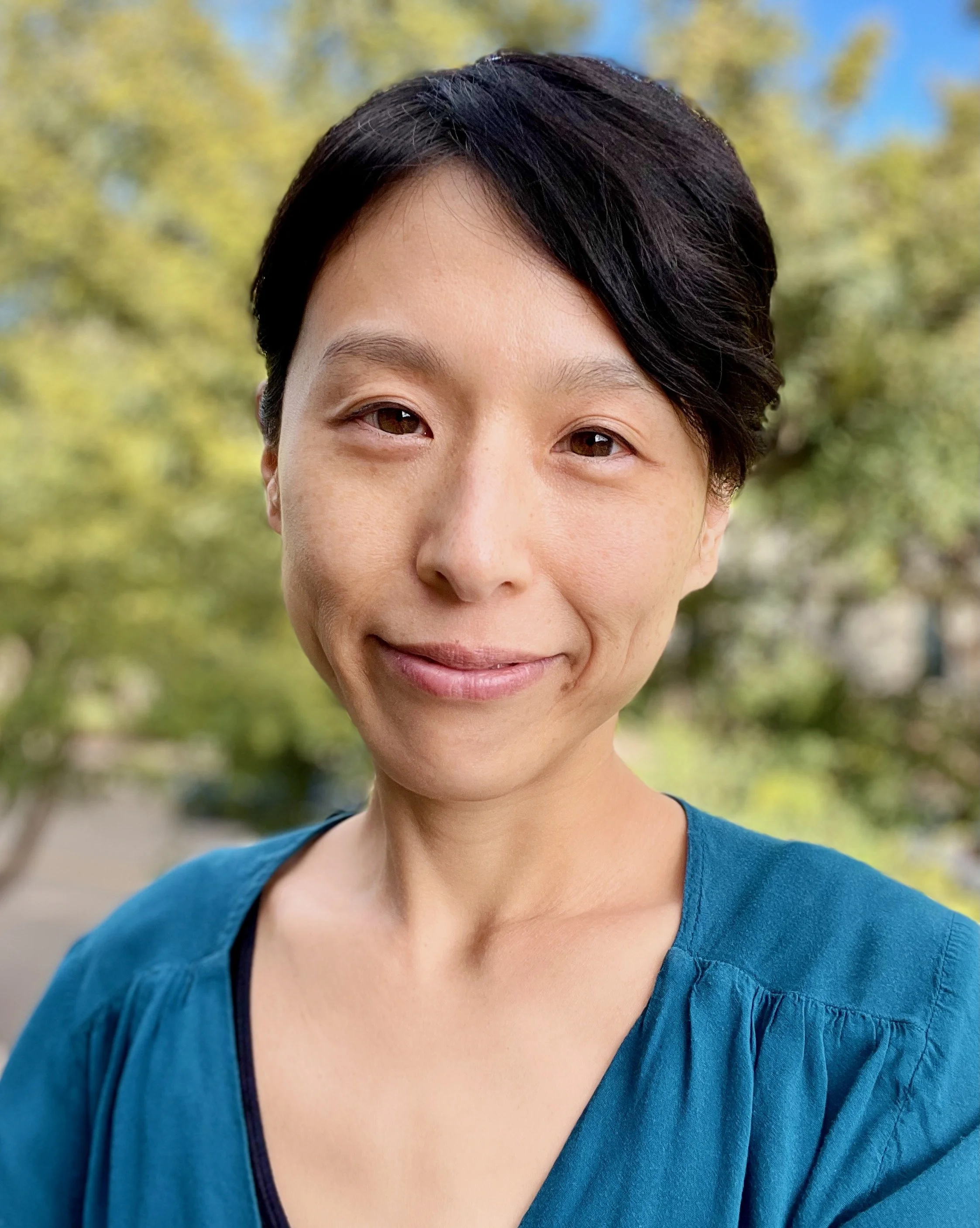 Teresa Yeh, LICSW, a therapist in Cambridge, Massachusetts specializing in intercultural couples, discernment counseling, pain reprocessing therapy, and eco-anxiety.